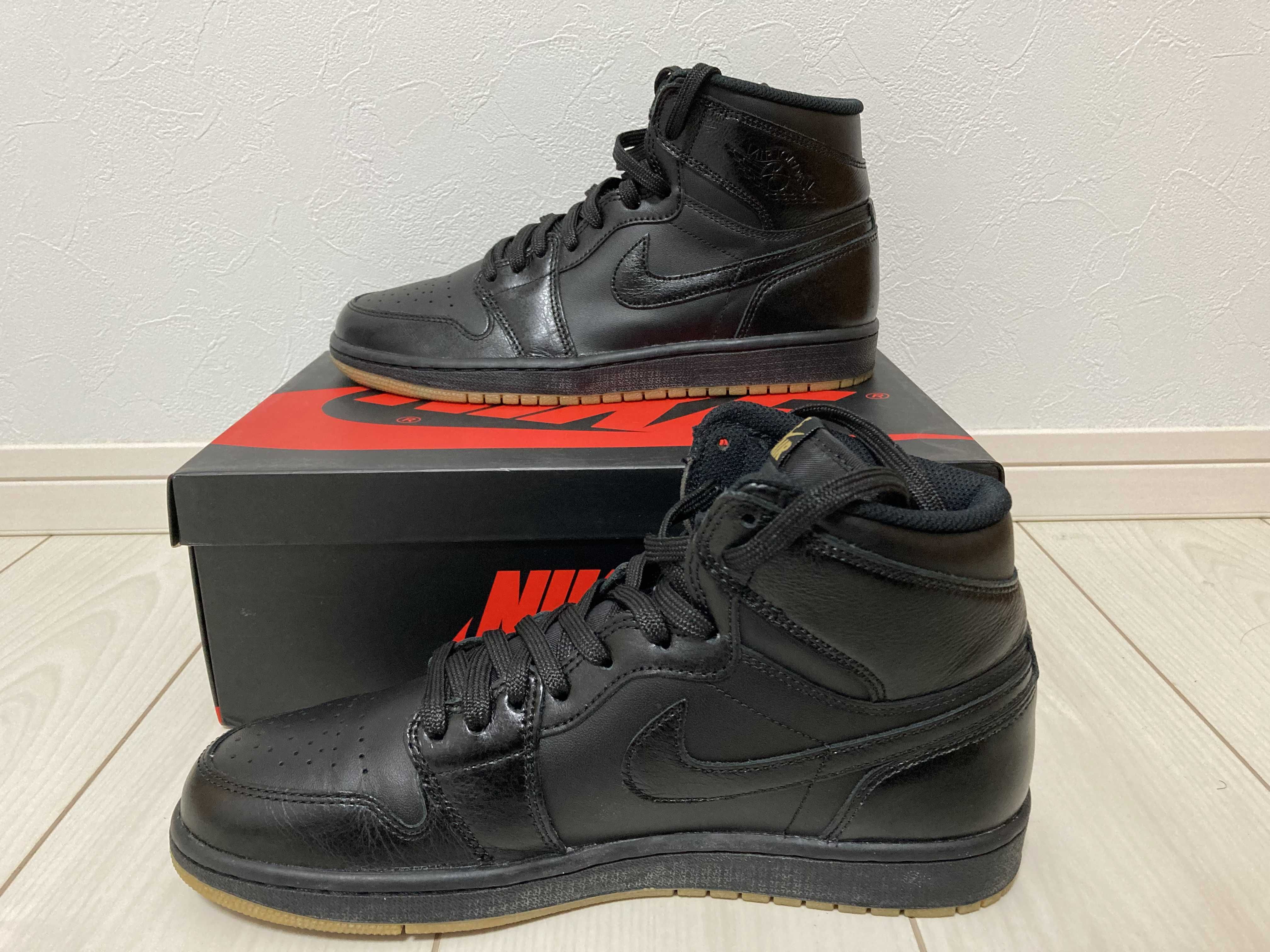 Nike Air Jordan 1 RETRO High "Black Gum"