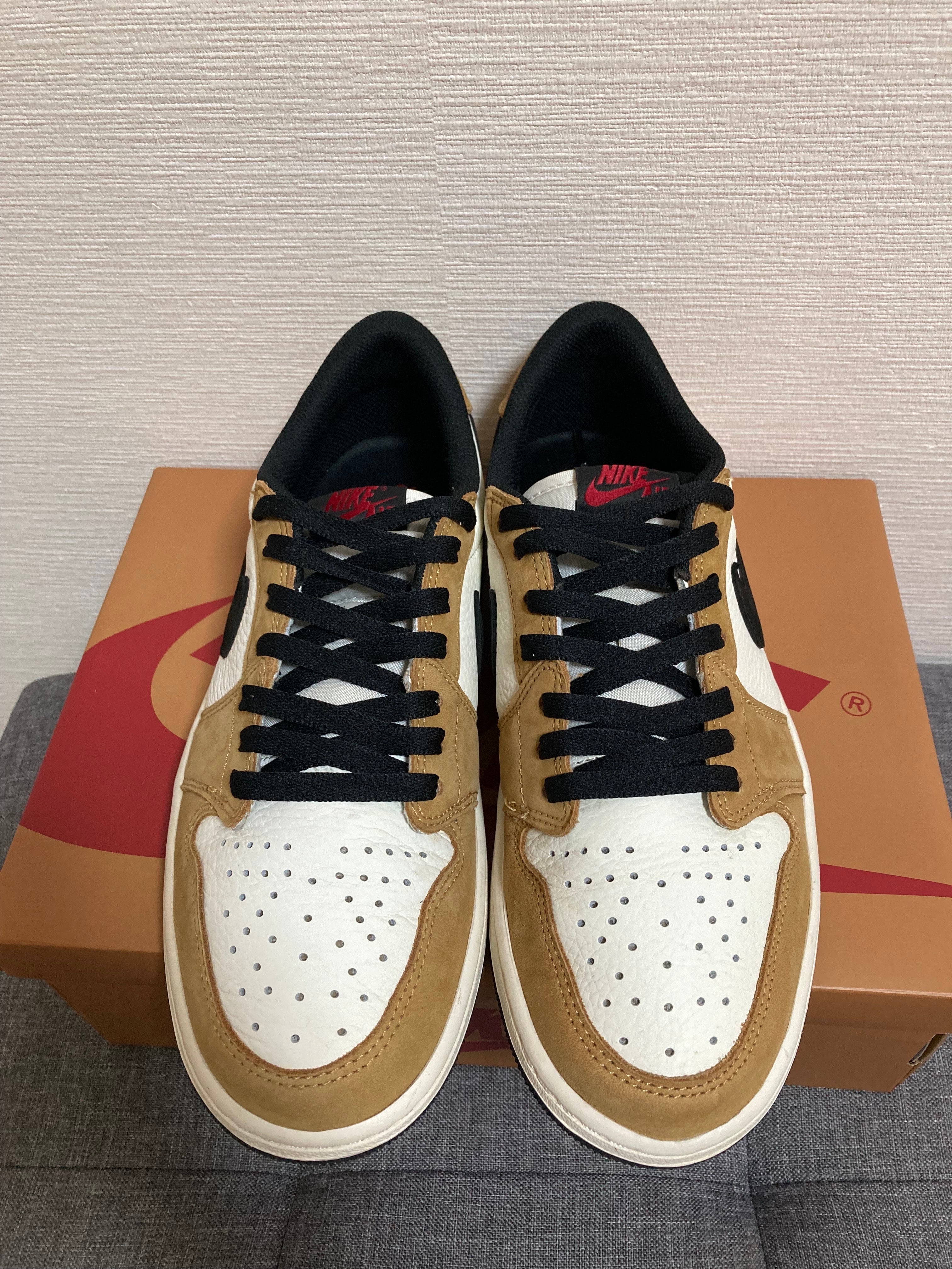 ナイキ エアジョーダン1 ロー OG "ルーキー オブ ザ イヤー/セイル アンド ゴールデン ハーベスト"