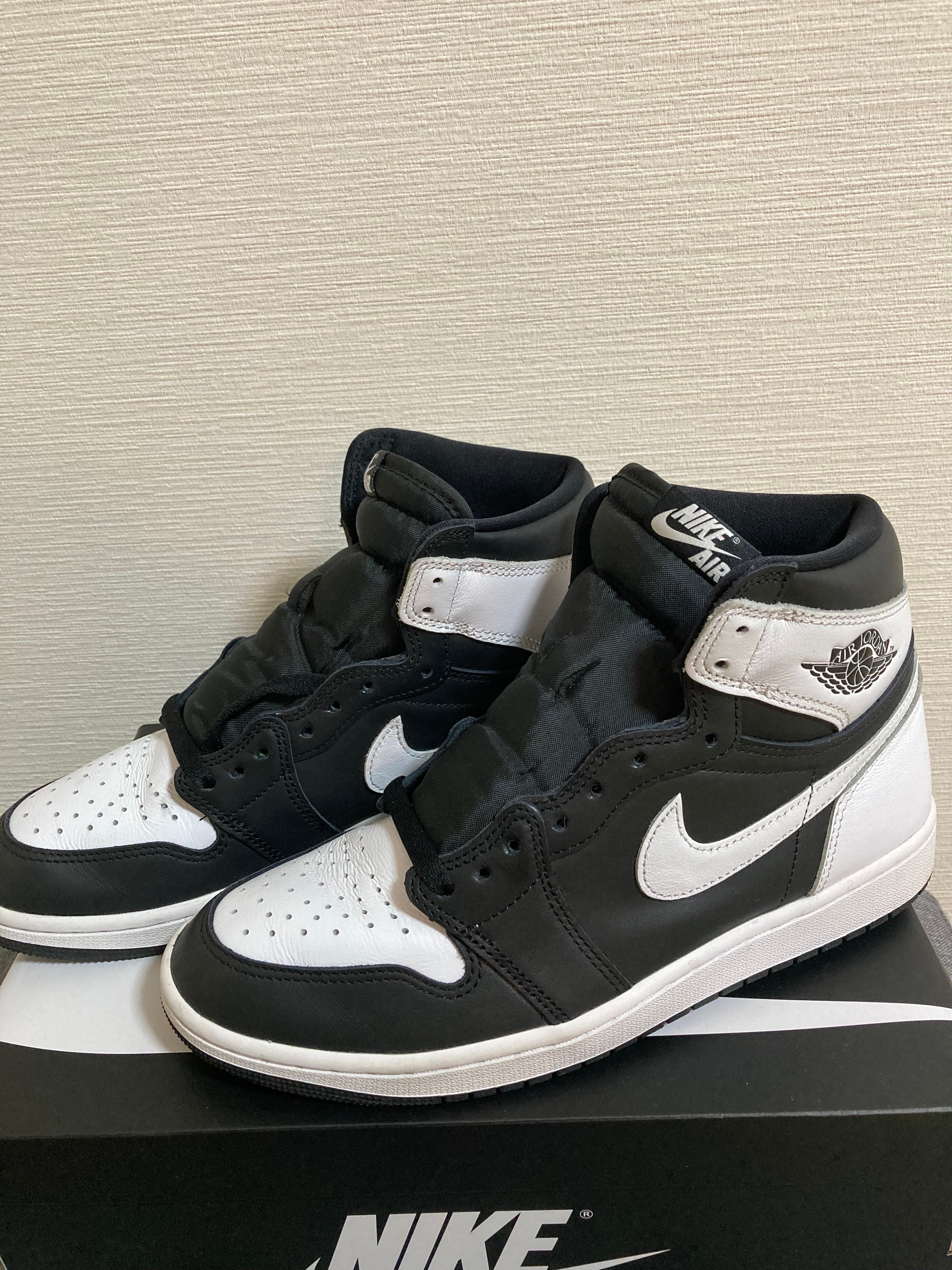 ナイキ エアジョーダン1 レトロ ハイ OG "ブラック/ホワイト"