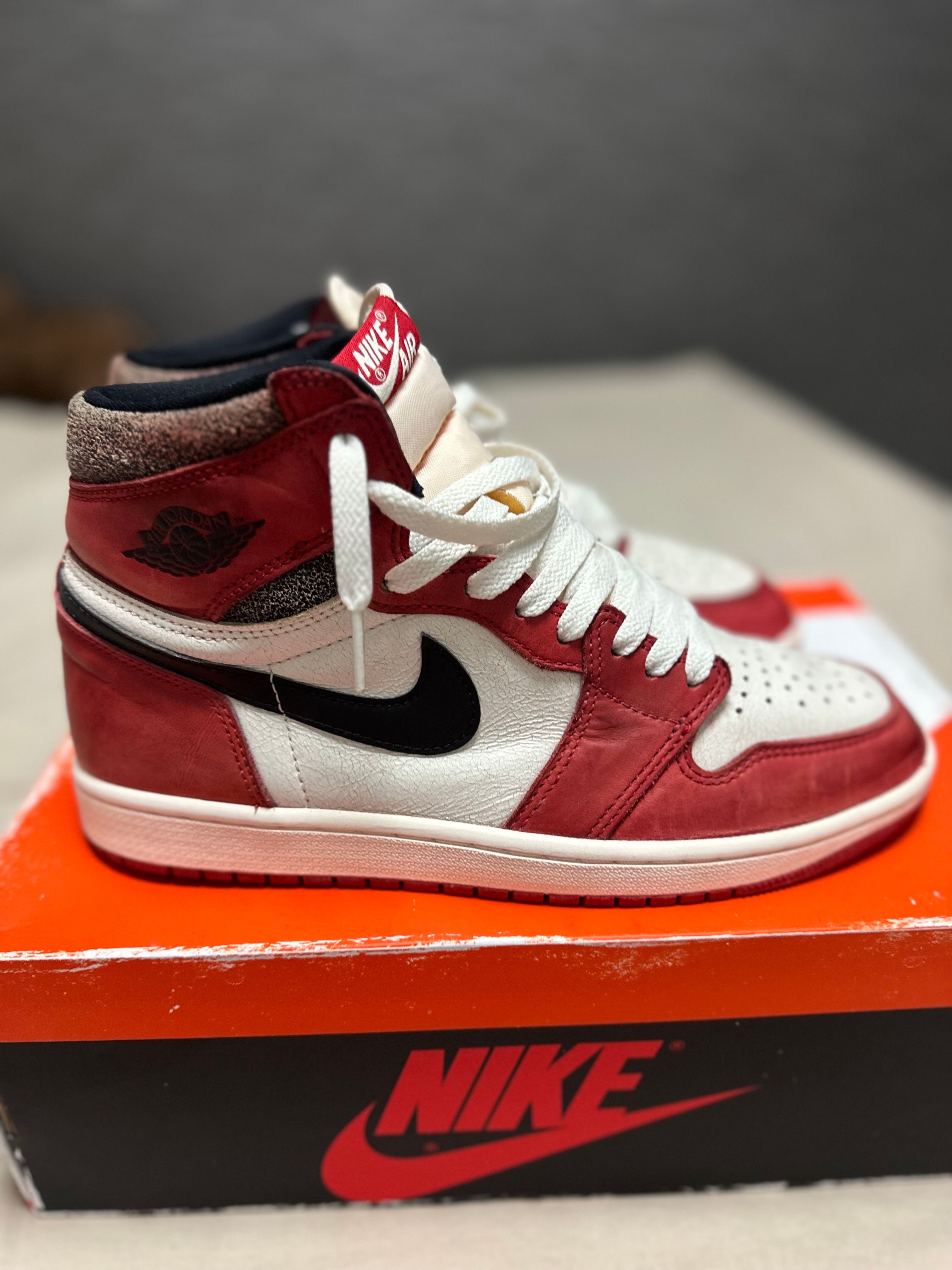 Nike Air Jordan 1 High OG "Lost & Found/Chicago"