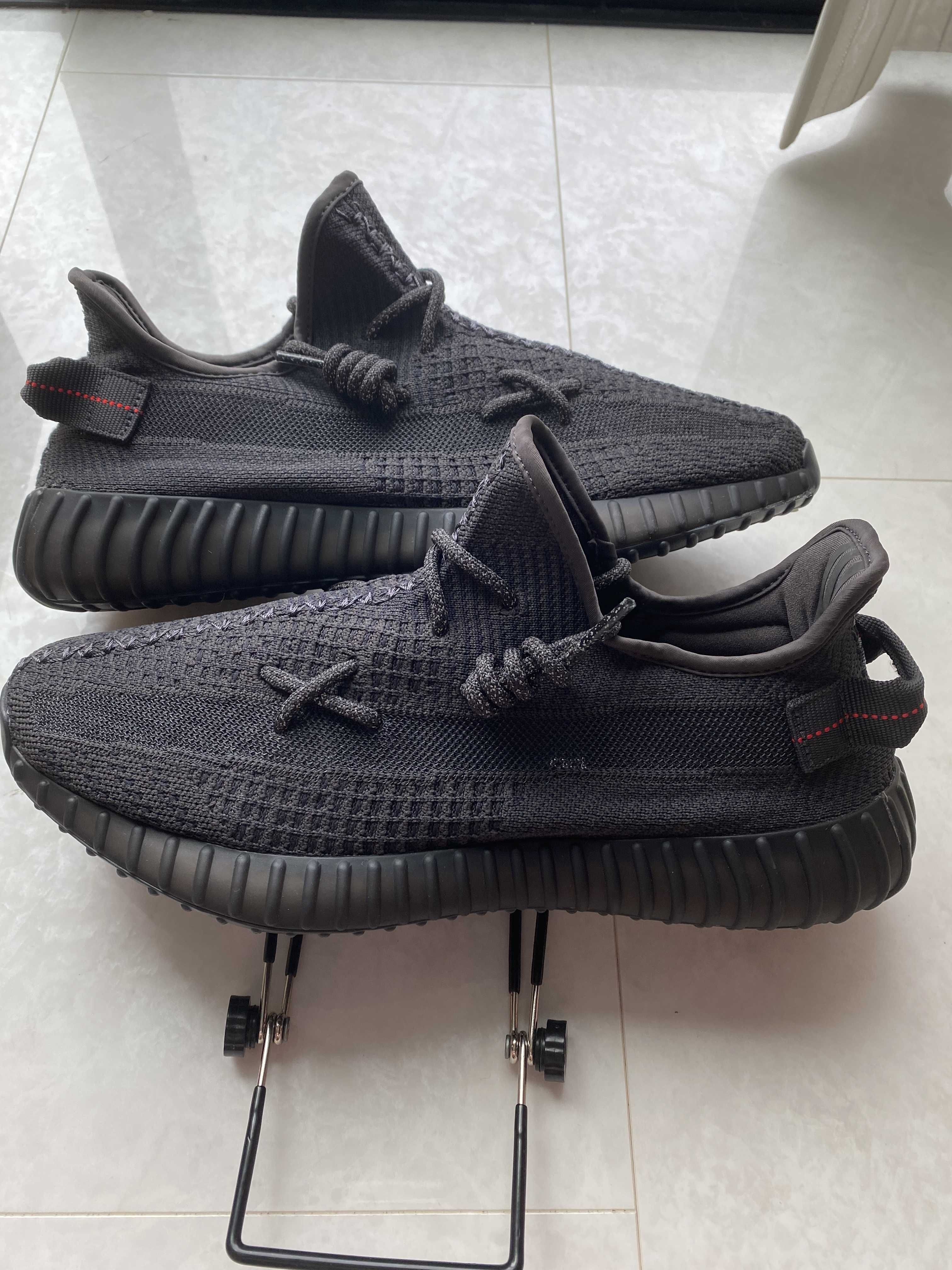 adidas YEEZY Boost 350 V2 "Black"