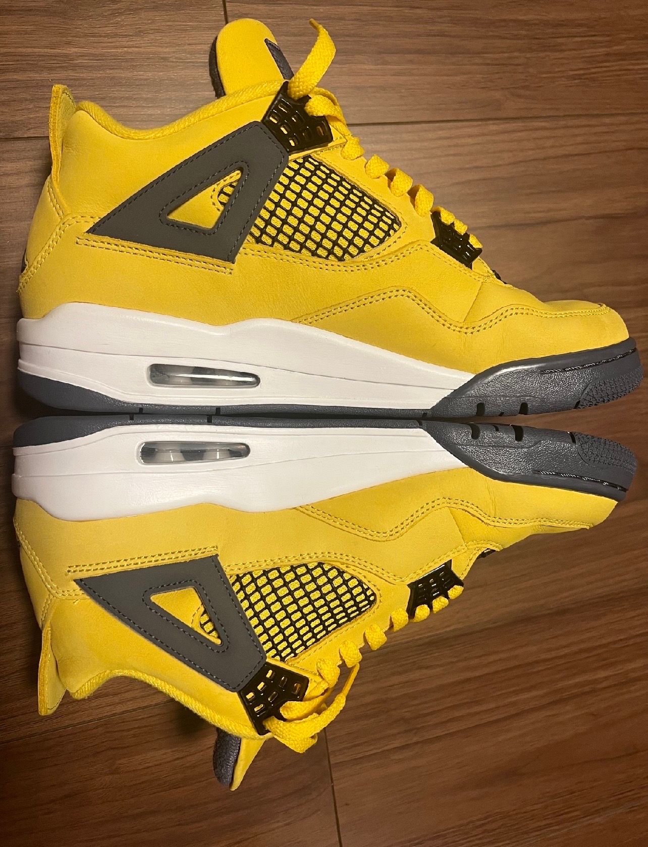 Nike Air Jordan 4 "Tour Yellow"
