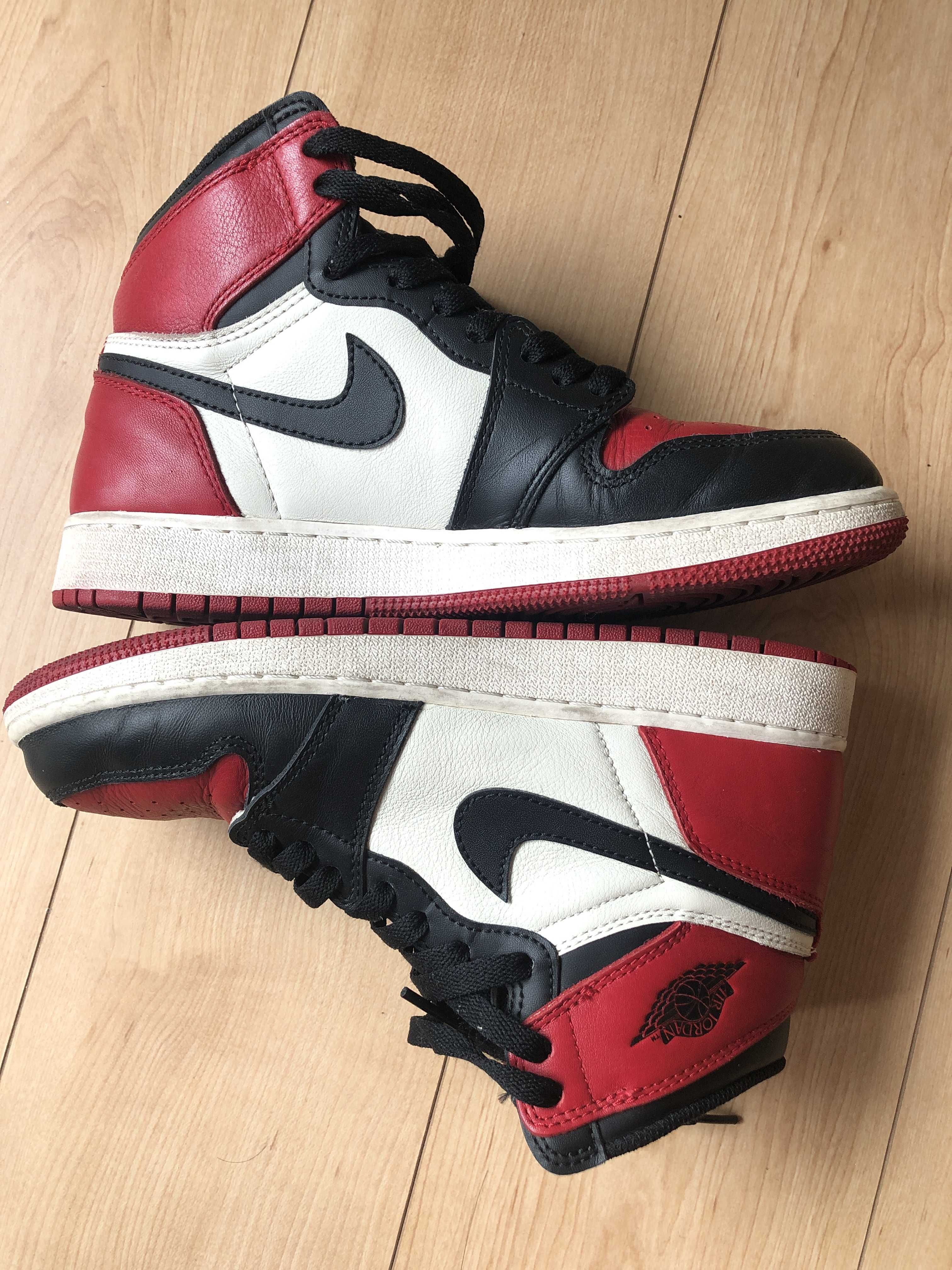 Nike GS Air Jordan 1 Retro High "Bred Toe"