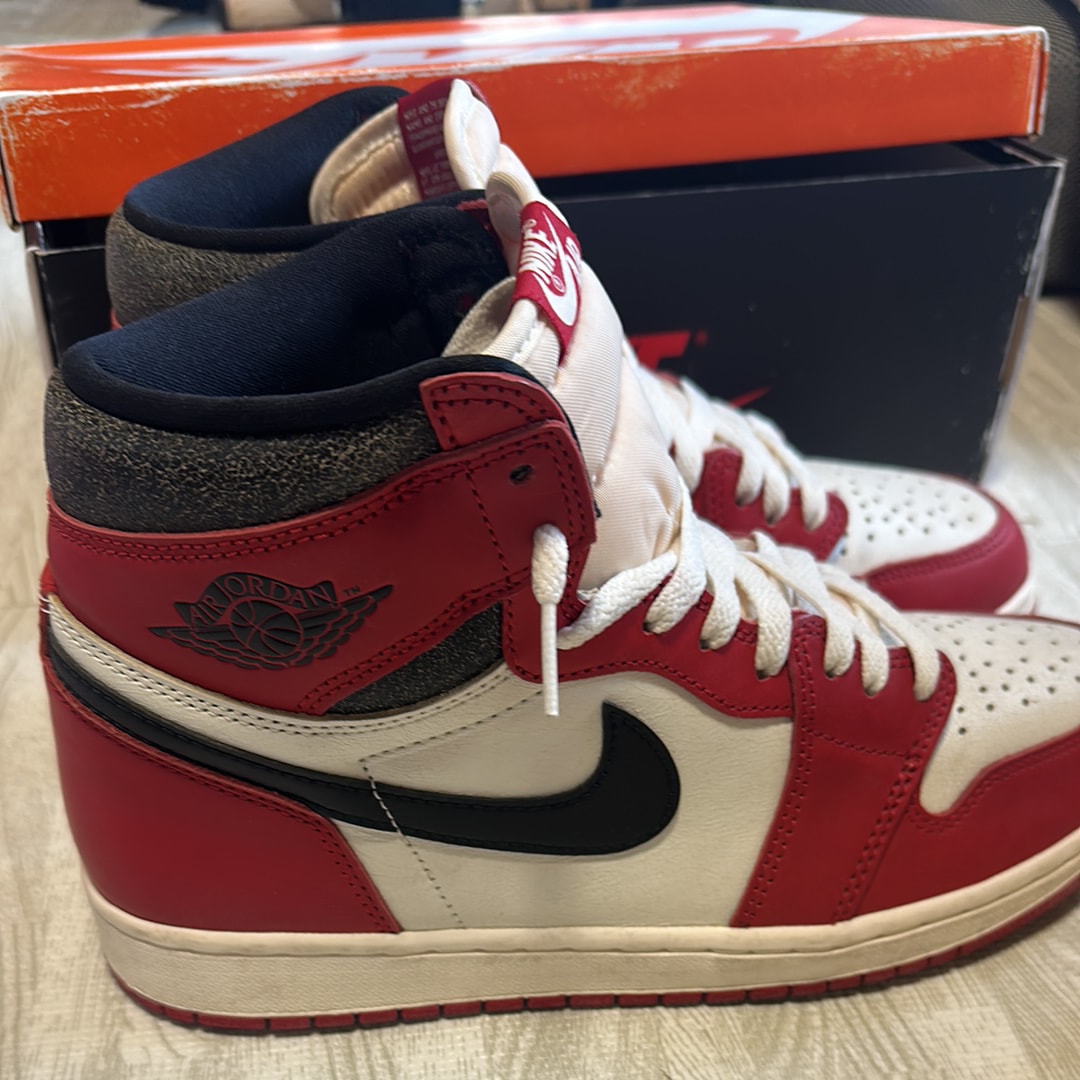 Nike Air Jordan 1 High OG "Lost & Found/Chicago"