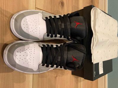 NIKE AIR JORDAN 1 LOW "LIGHT SMOKE GREY"