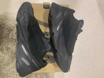 adidas YEEZY Boost 700 MNVN "Black"