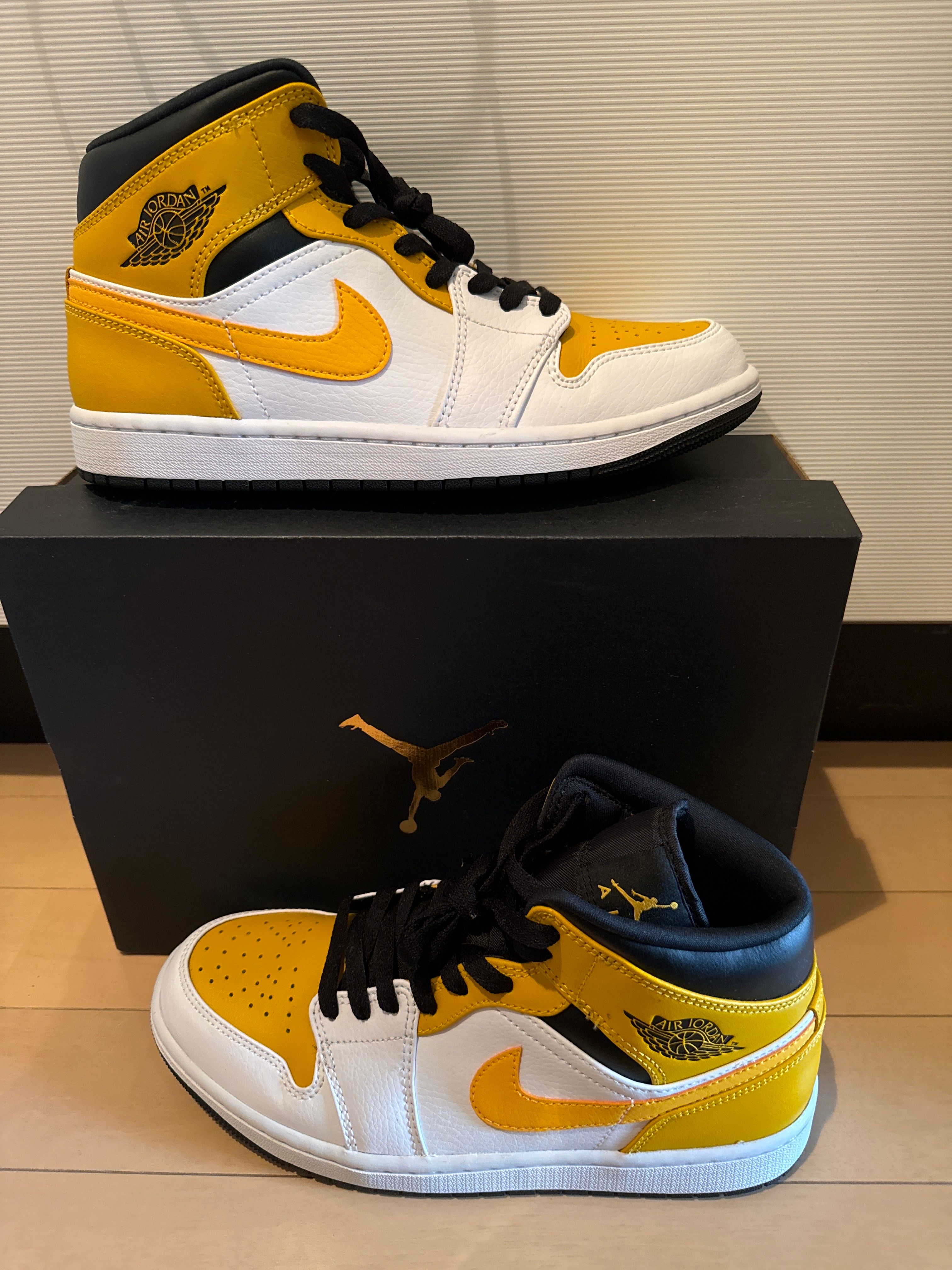 Nike Air Jordan 1 Mid "University Gold"