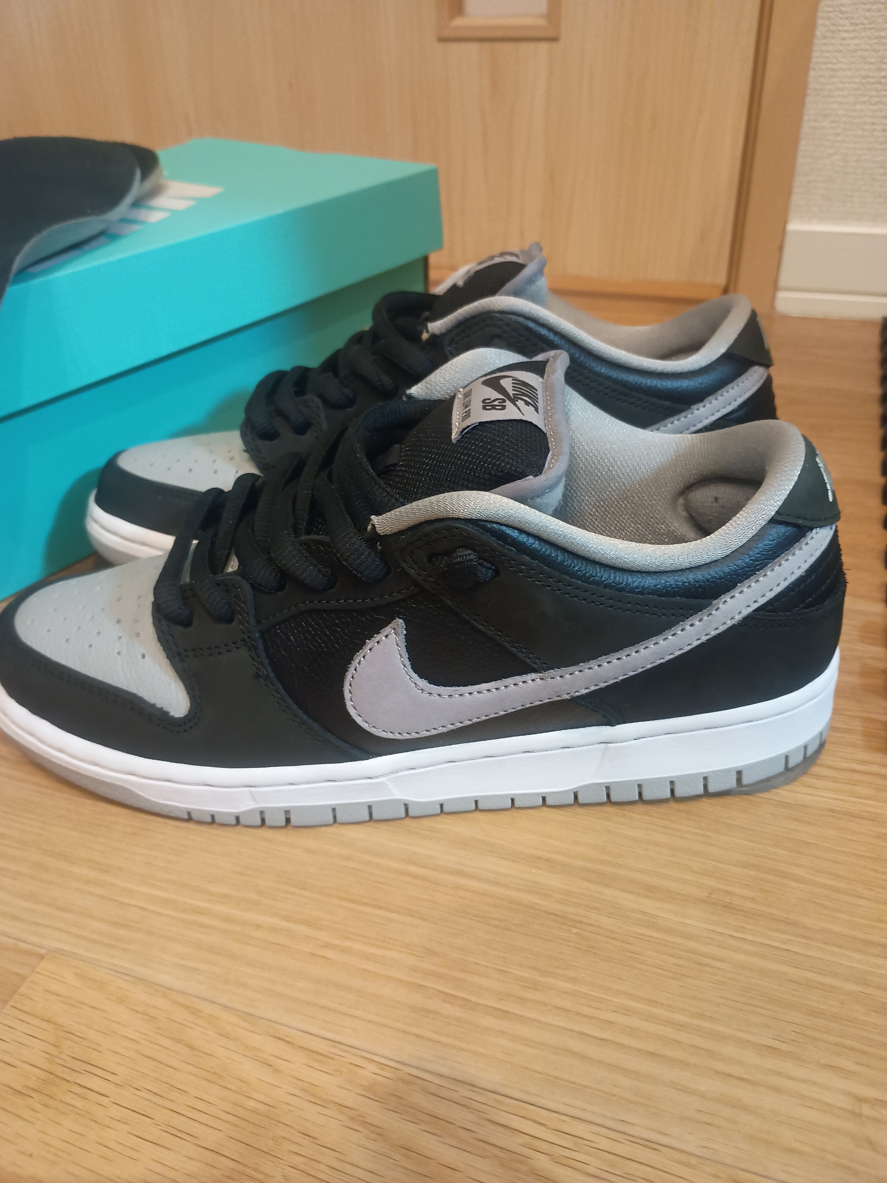 Nike SB Dunk Low "Shadow"