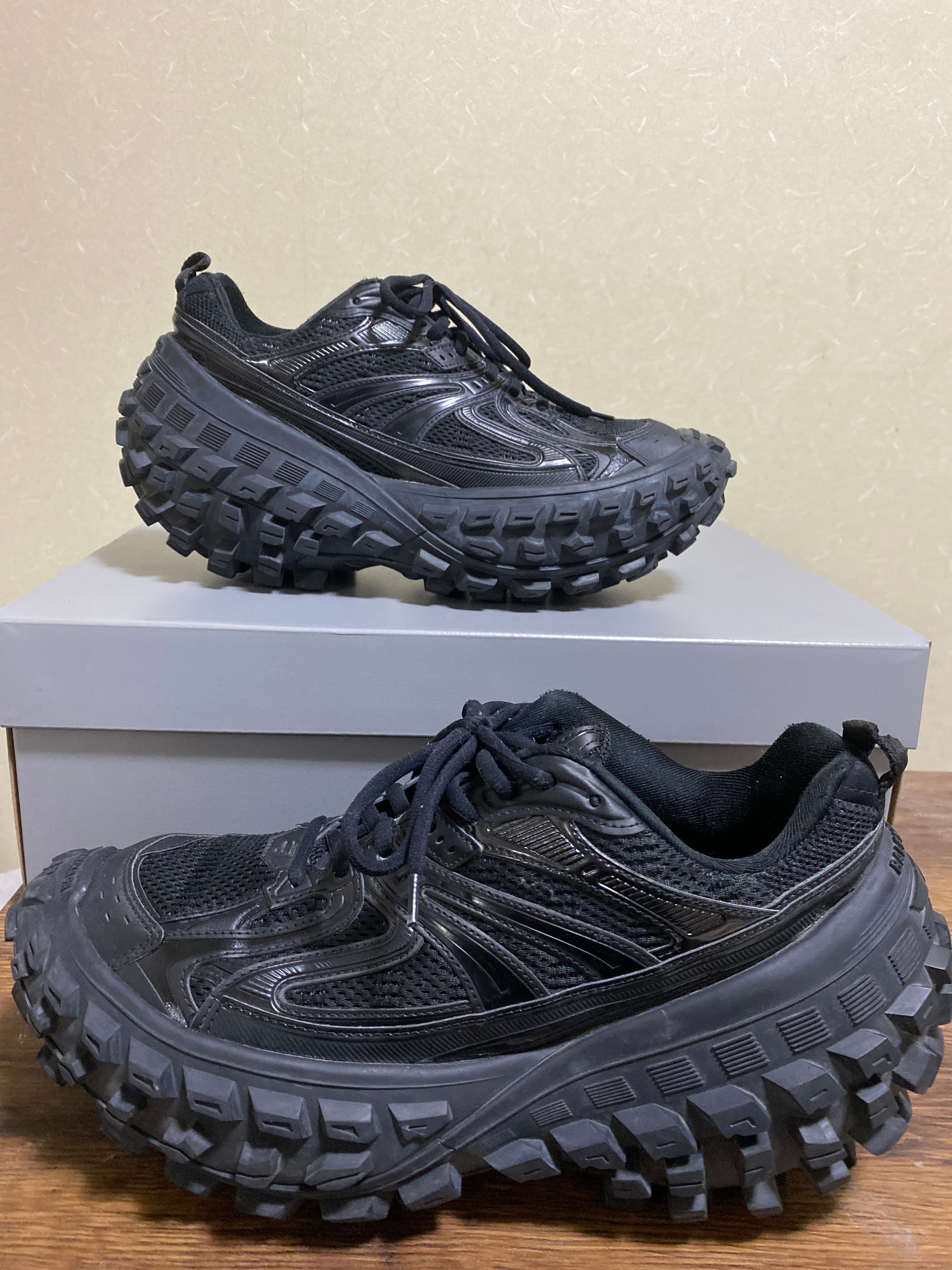 BALENCIAGA Bouncer (Defender) Sneaker "Black"