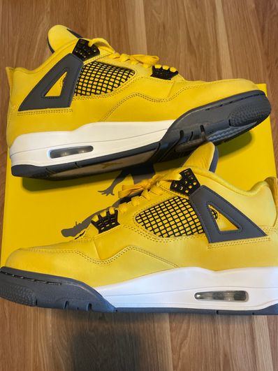 Nike Air Jordan 4 "Tour Yellow"