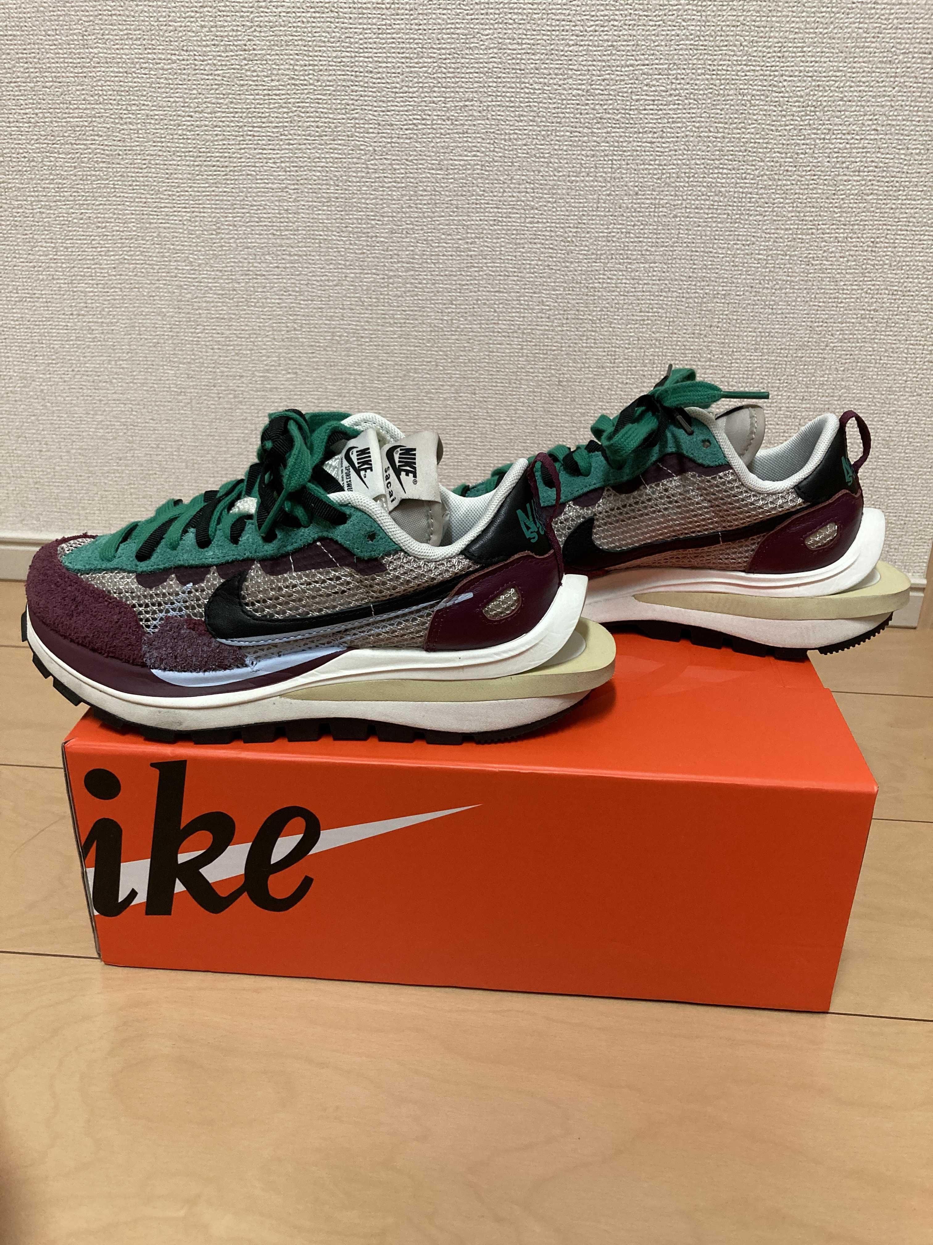 sacai × Nike Vapor Waffle "String/Red/Green"