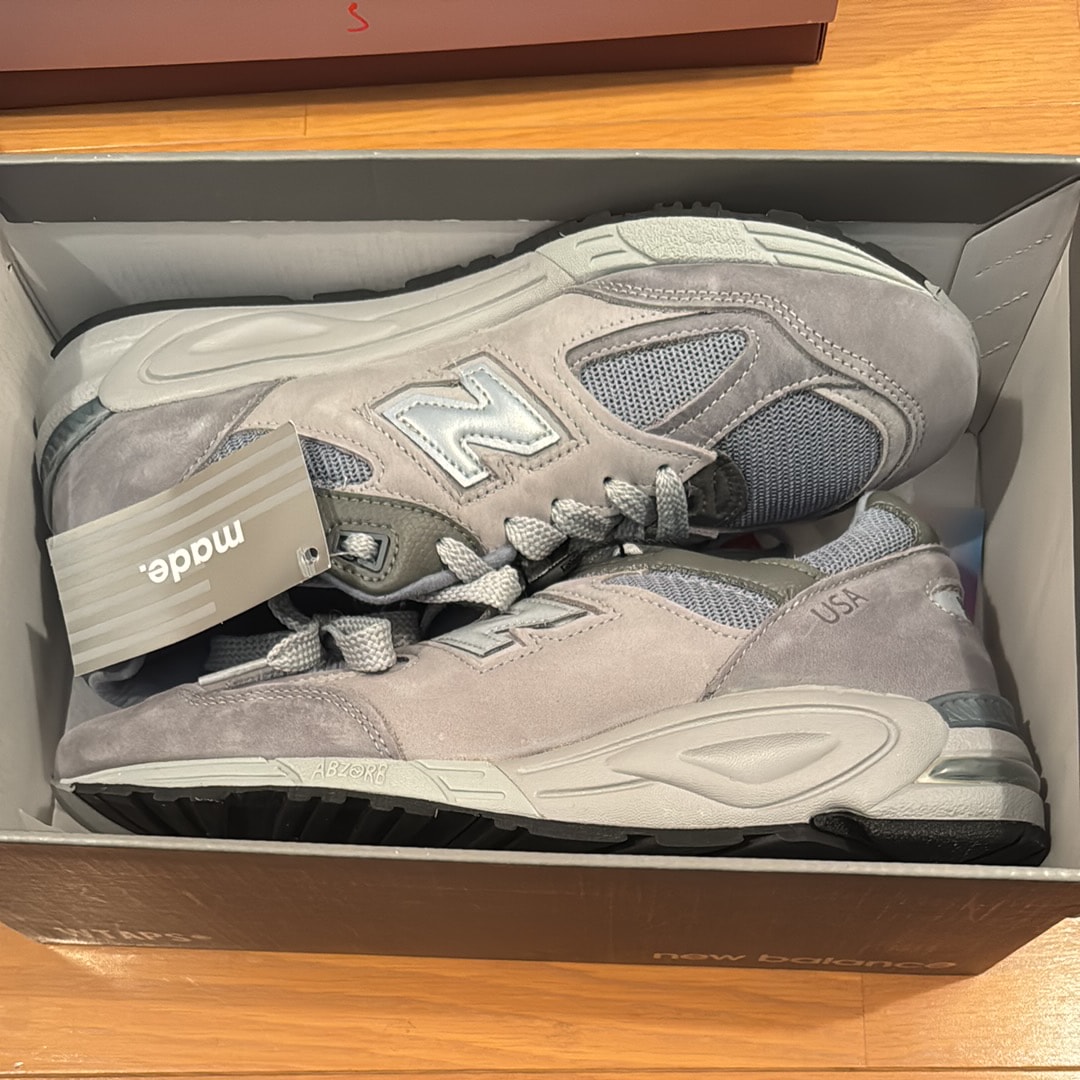 ダブルタップス × ニューバランス 990V2 "グレー"