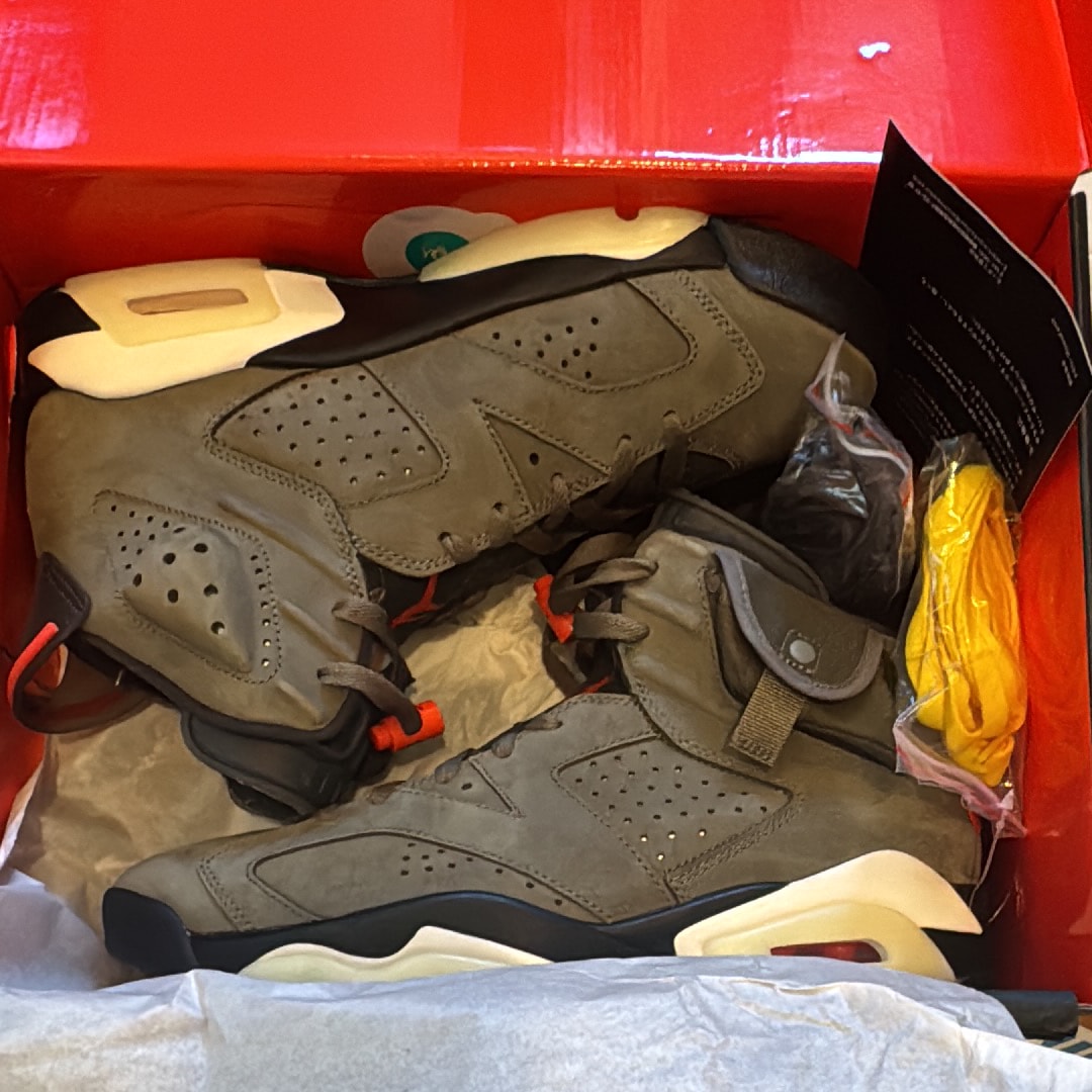 Travis Scott × Nike Air Jordan 6 Retro "Medium Olive"