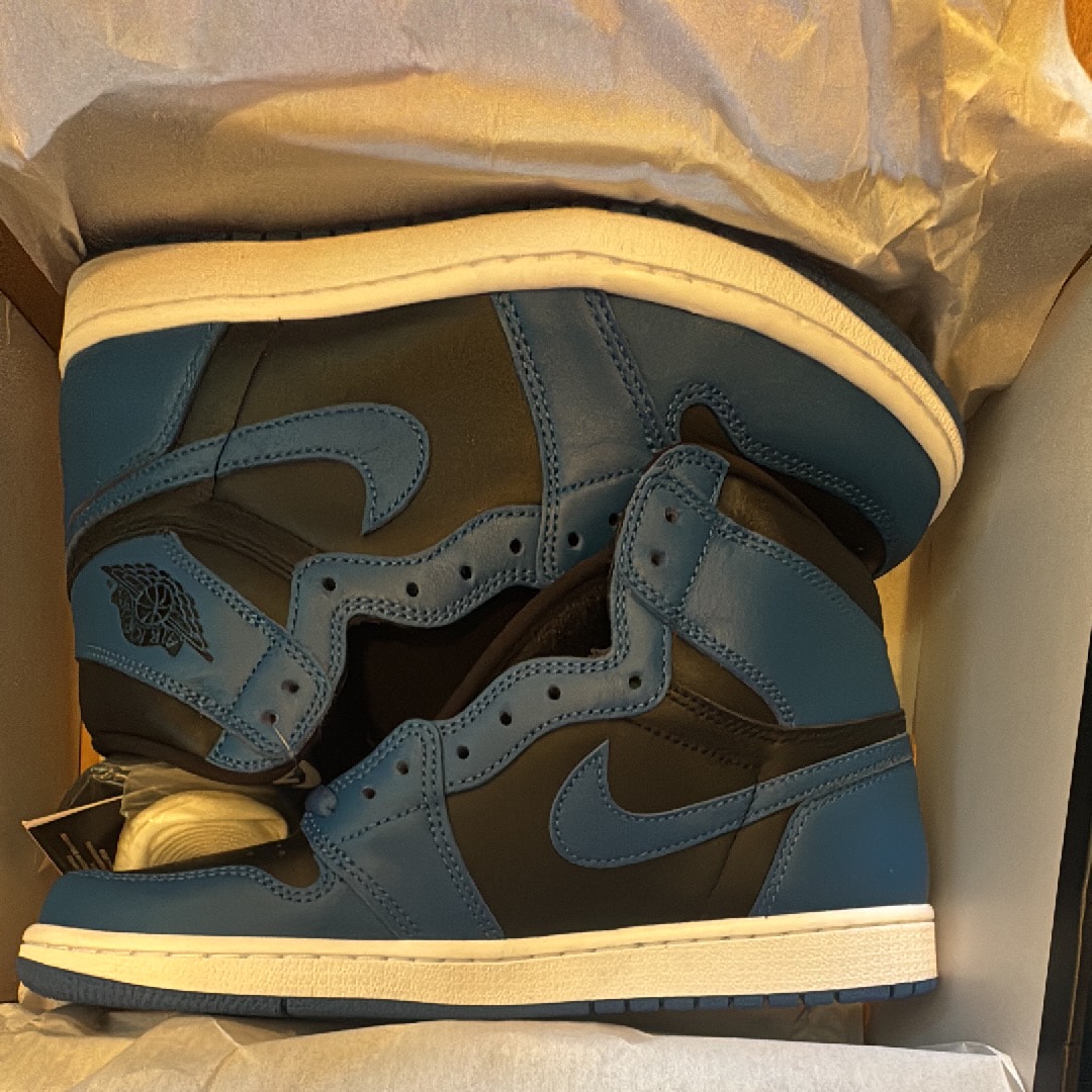 Nike Air Jordan 1 Retro High OG "Dark Marina Blue"
