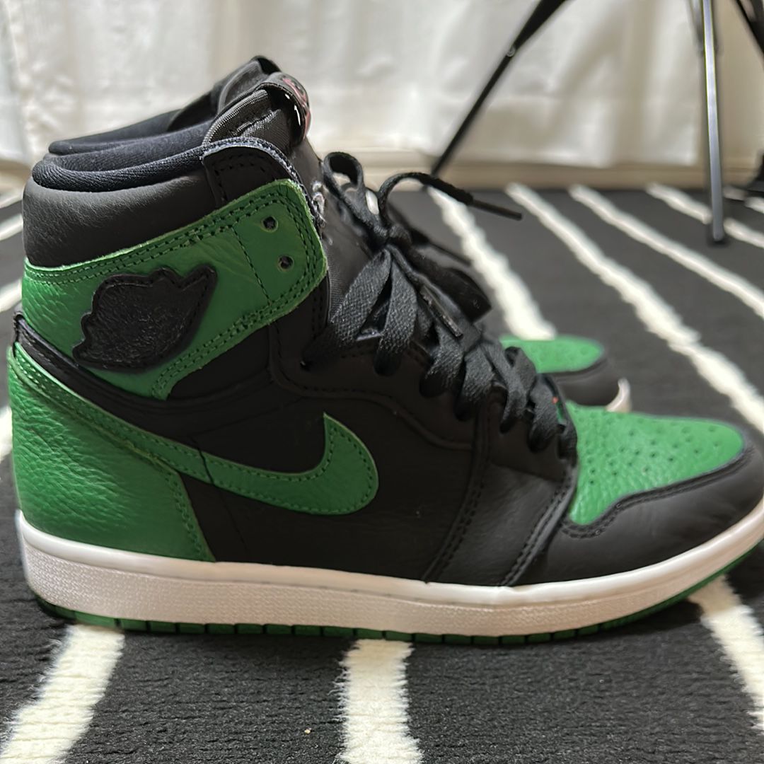 Nike Air Jordan 1 Retro High OG "Black/Pine Green" (2020)