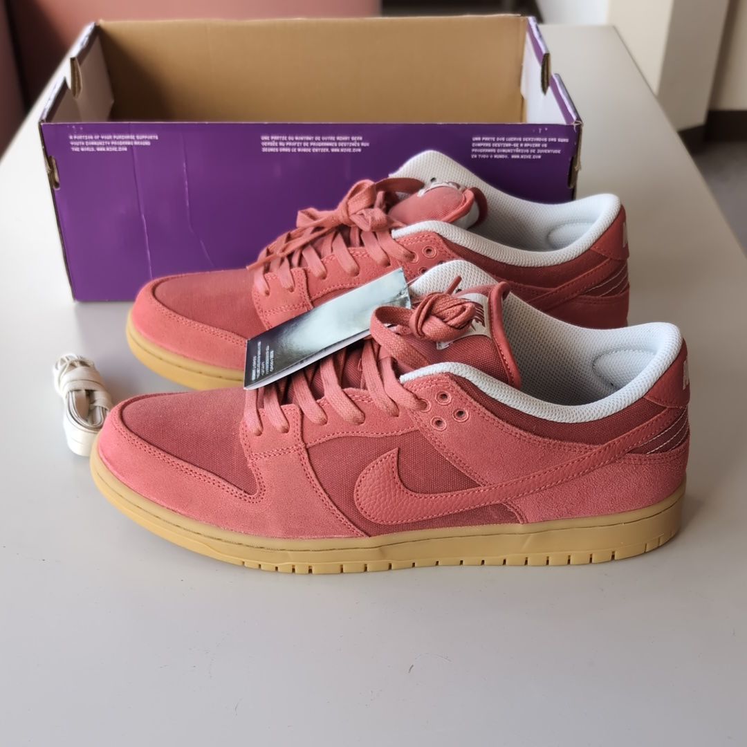Nike SB Dunk Low "Adobe"