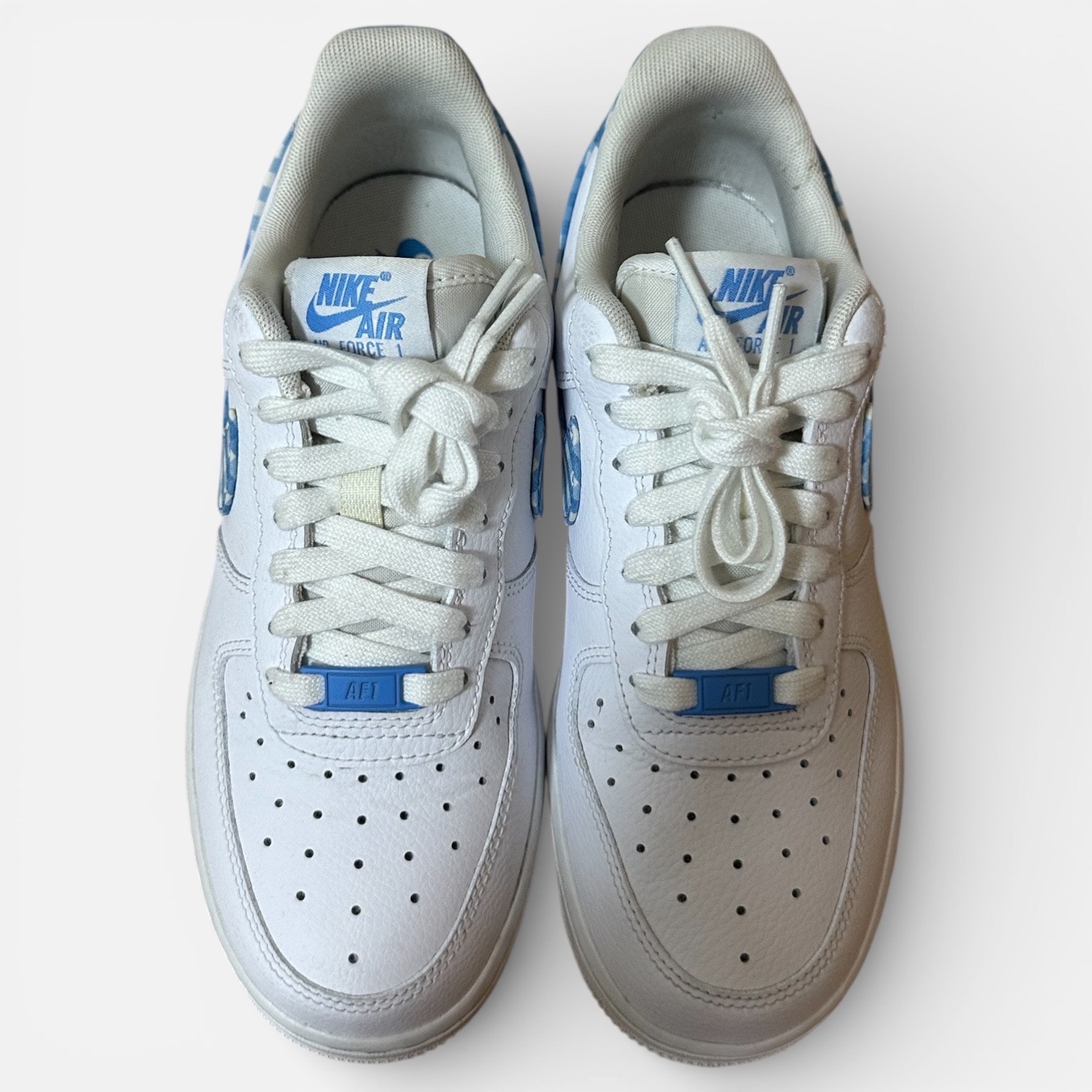 ナイキ ウィメンズ エアフォース1 ロー "ブルーギンガム"