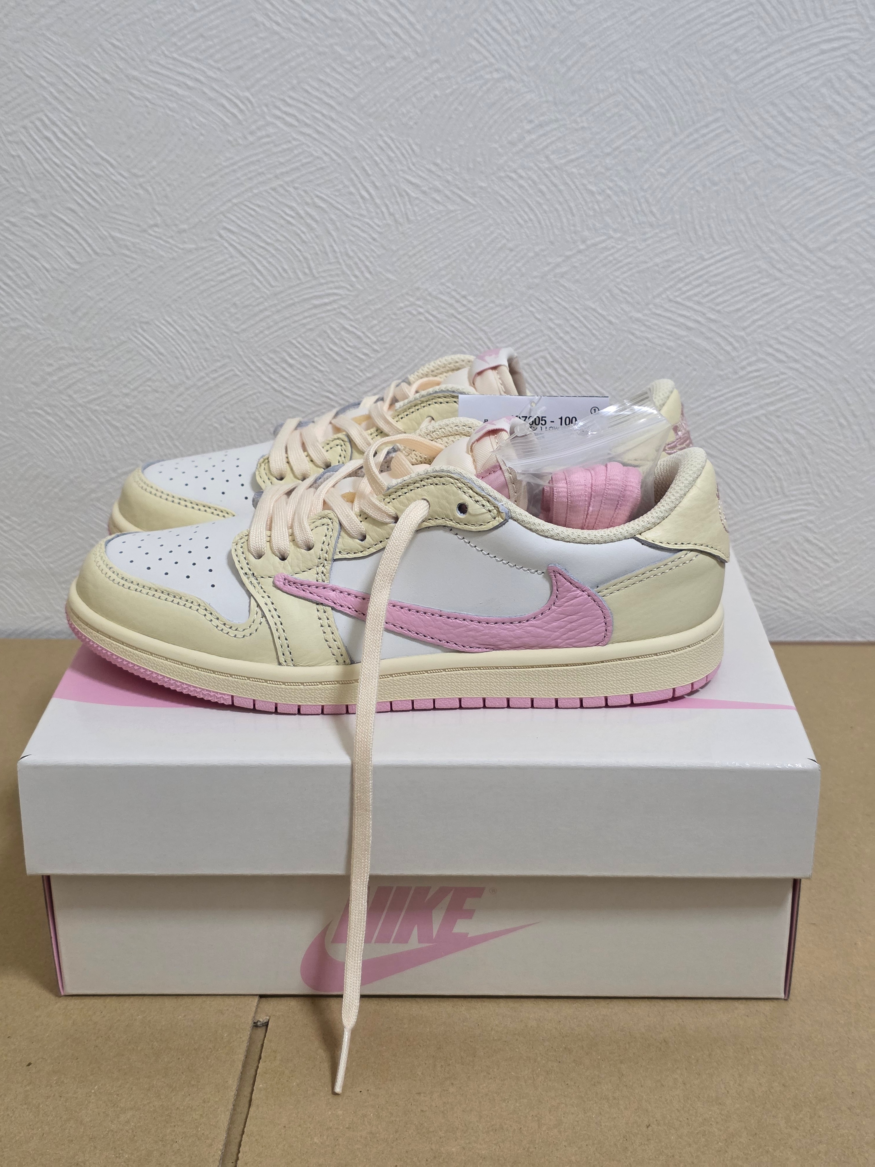 Travis Scott × Nike Air Jordan 1 Retro Low OG "Muslin/Shy Pink"