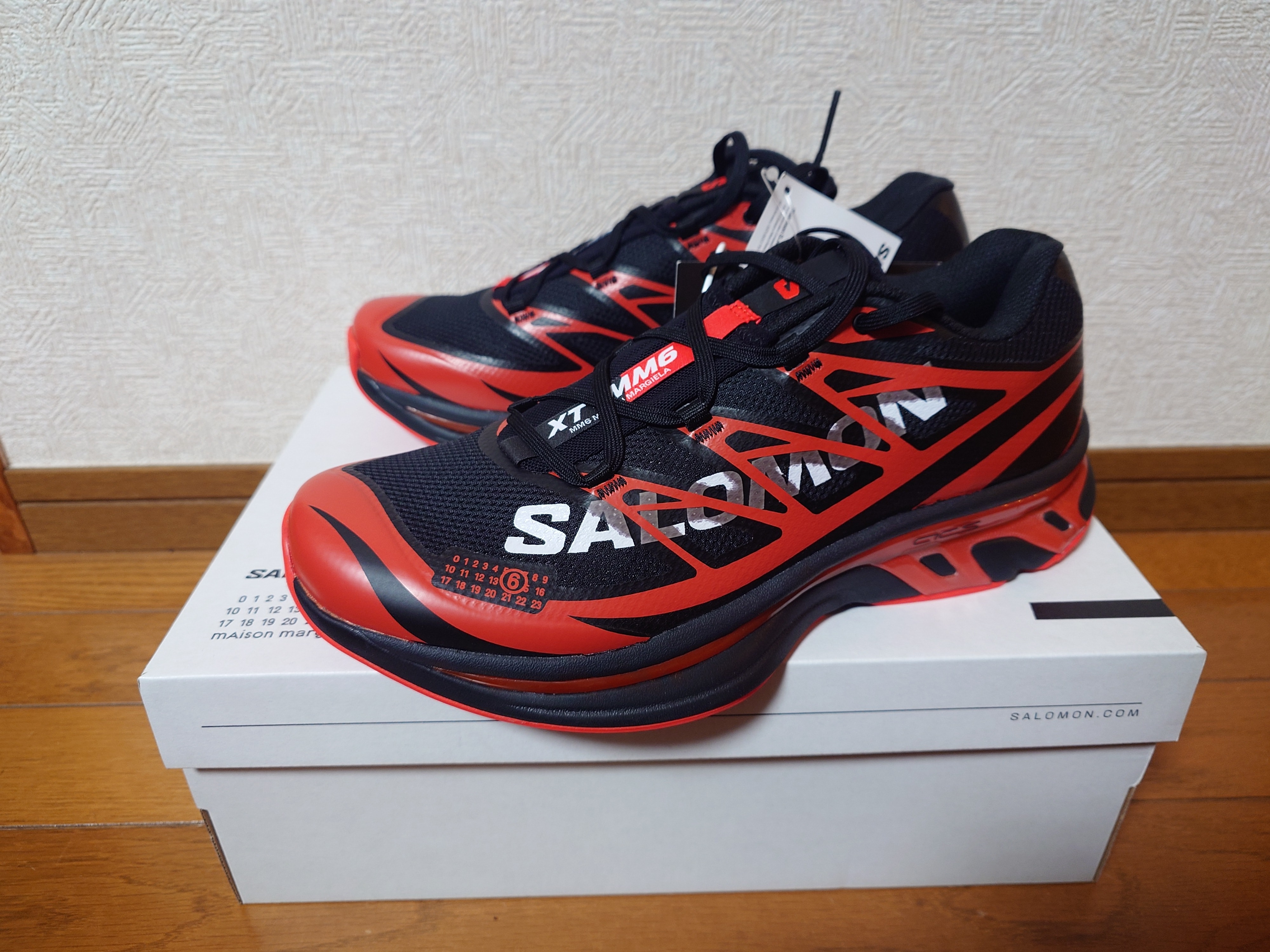 MM6メゾンマルジェラ × サロモン XT-MM6 "ブラック/チェリートマト"