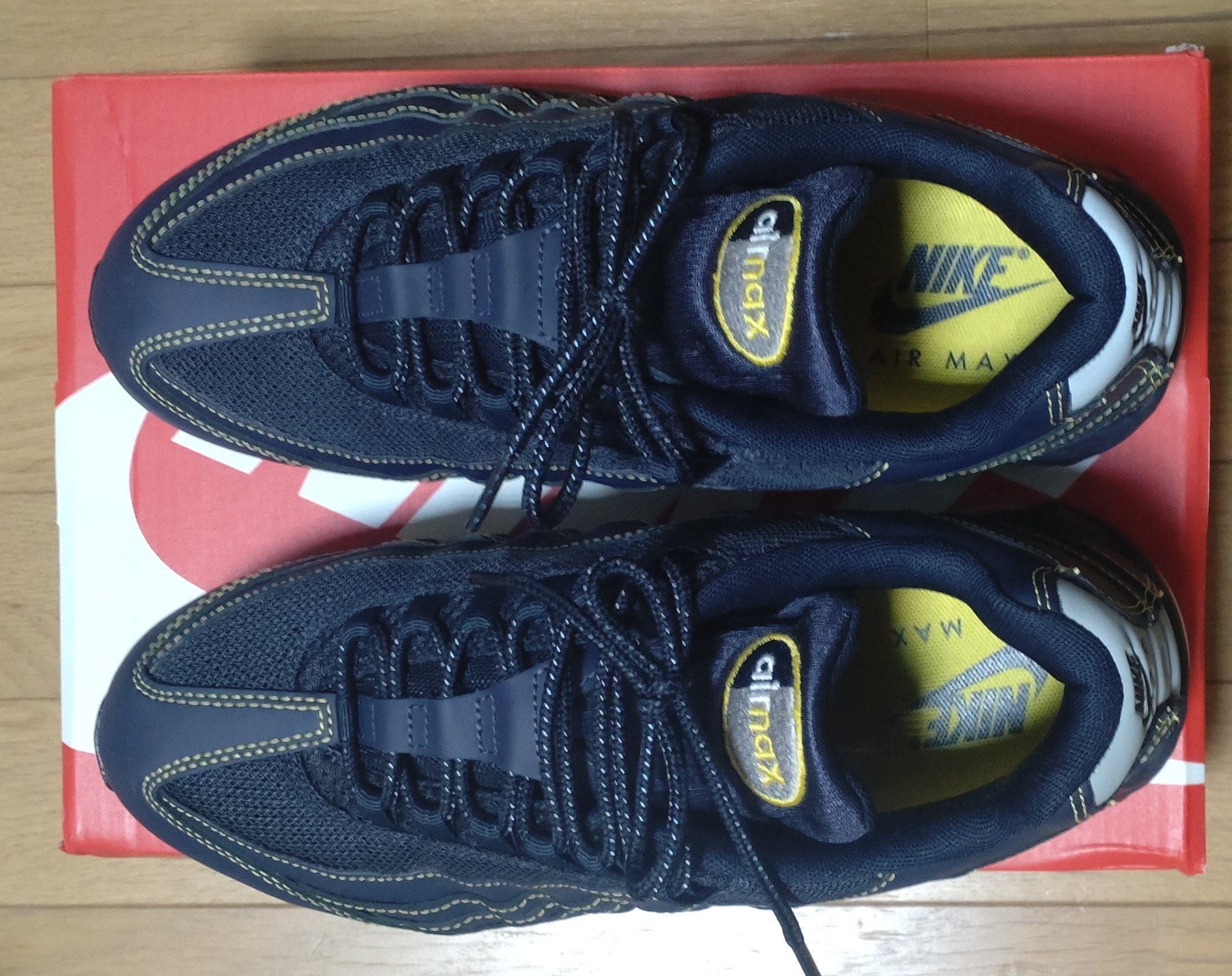 Nike Air Max 95 OG Big Bubble "Obsidian/Varsity Maize"