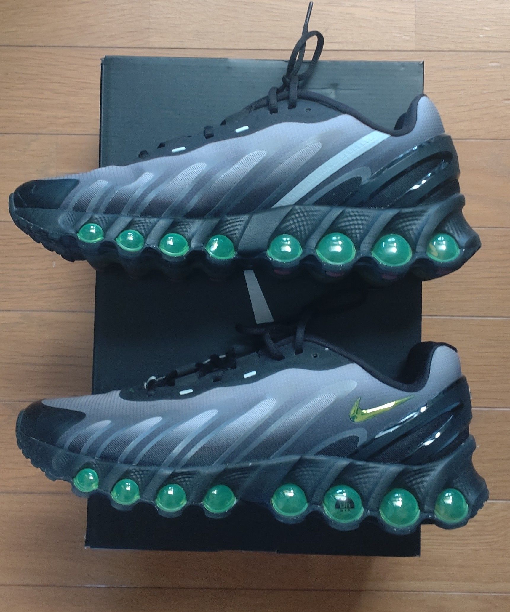 Nike Air Max DN8 "Black/Light Smoke Grey/Black/Volt"