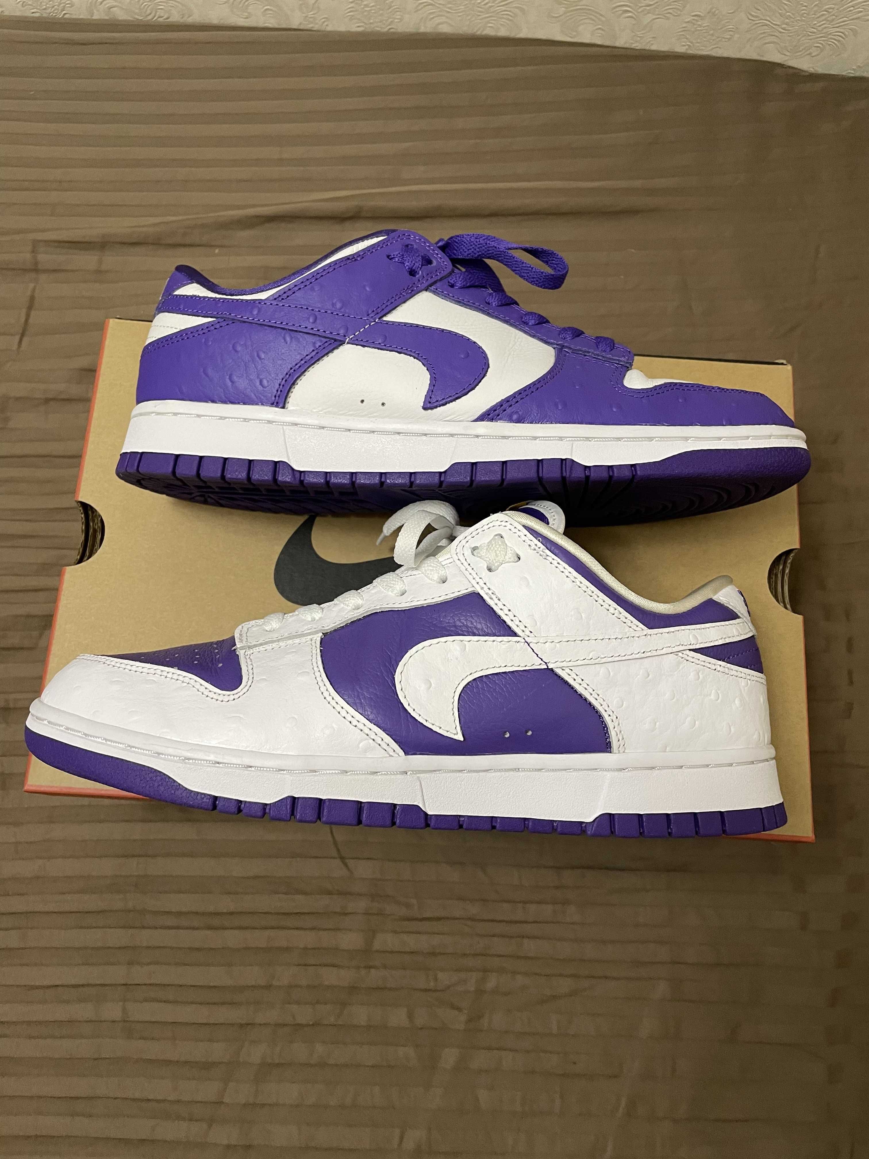 Nike Women's Dunk Low "Made You Look"