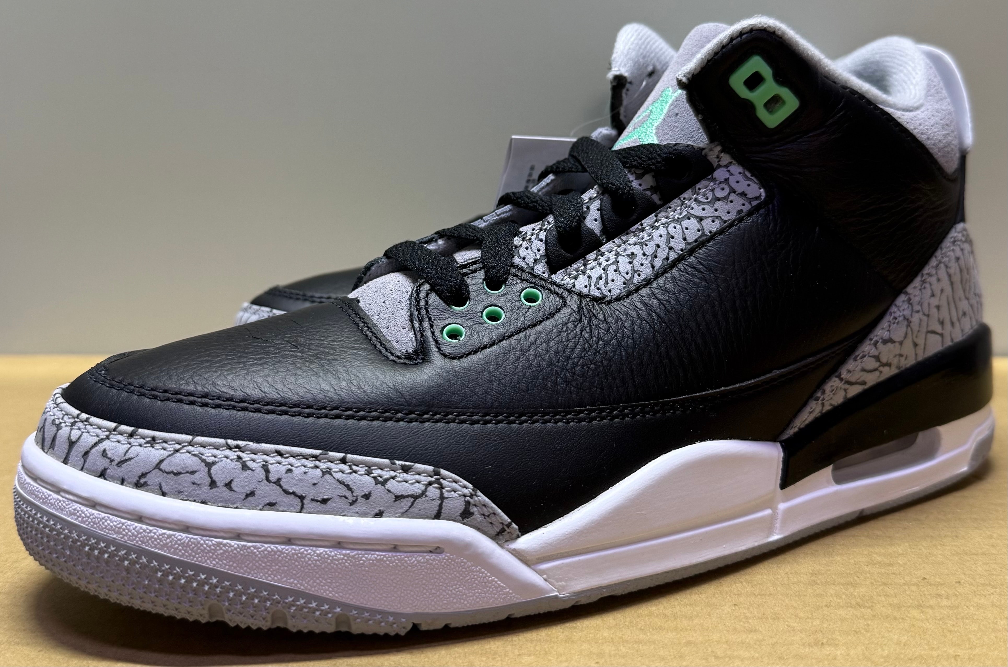 Nike Air Jordan 3 Retro "Green Glow"