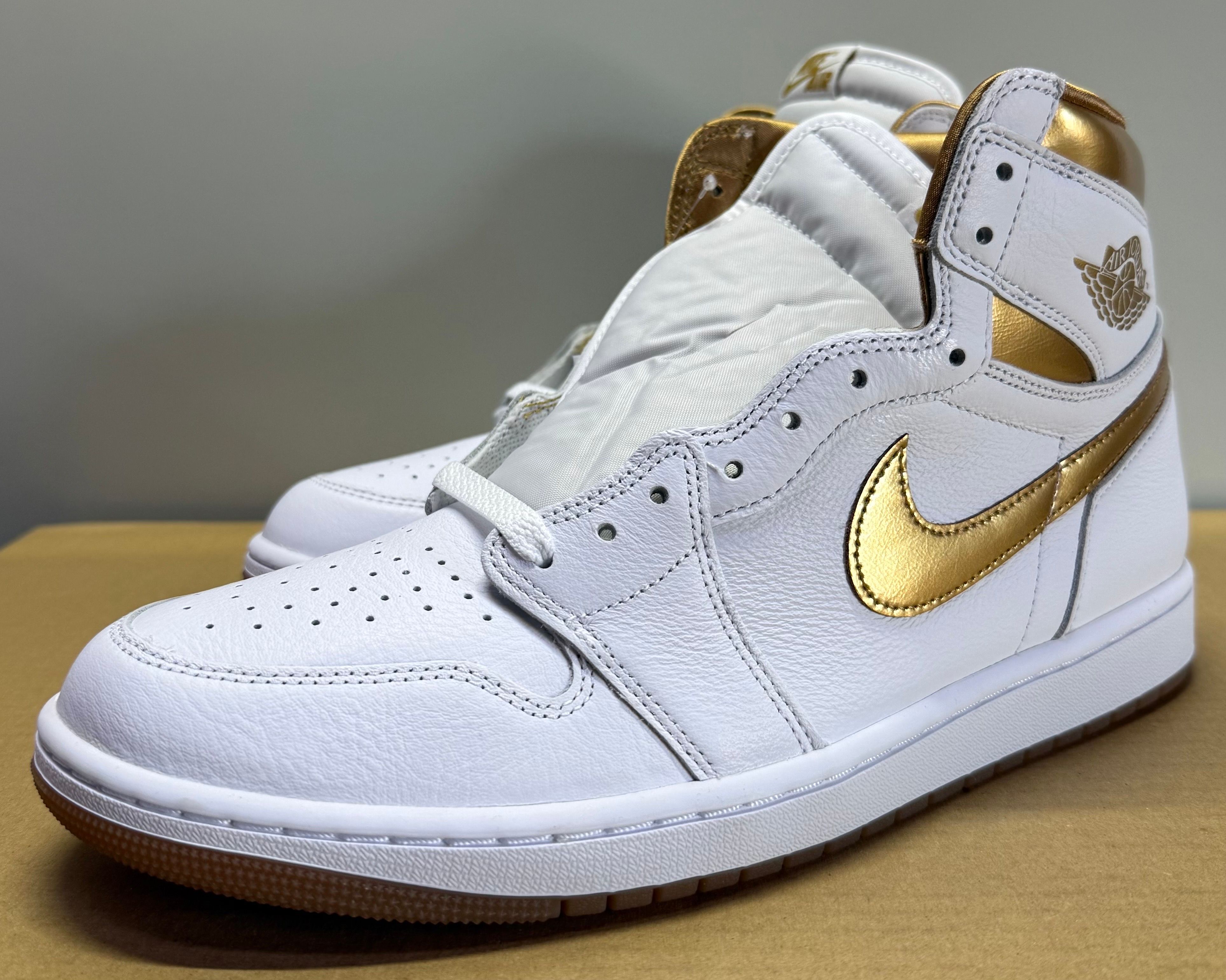 Nike Women's Air Jordan 1 Retro High OG "White and Gold"