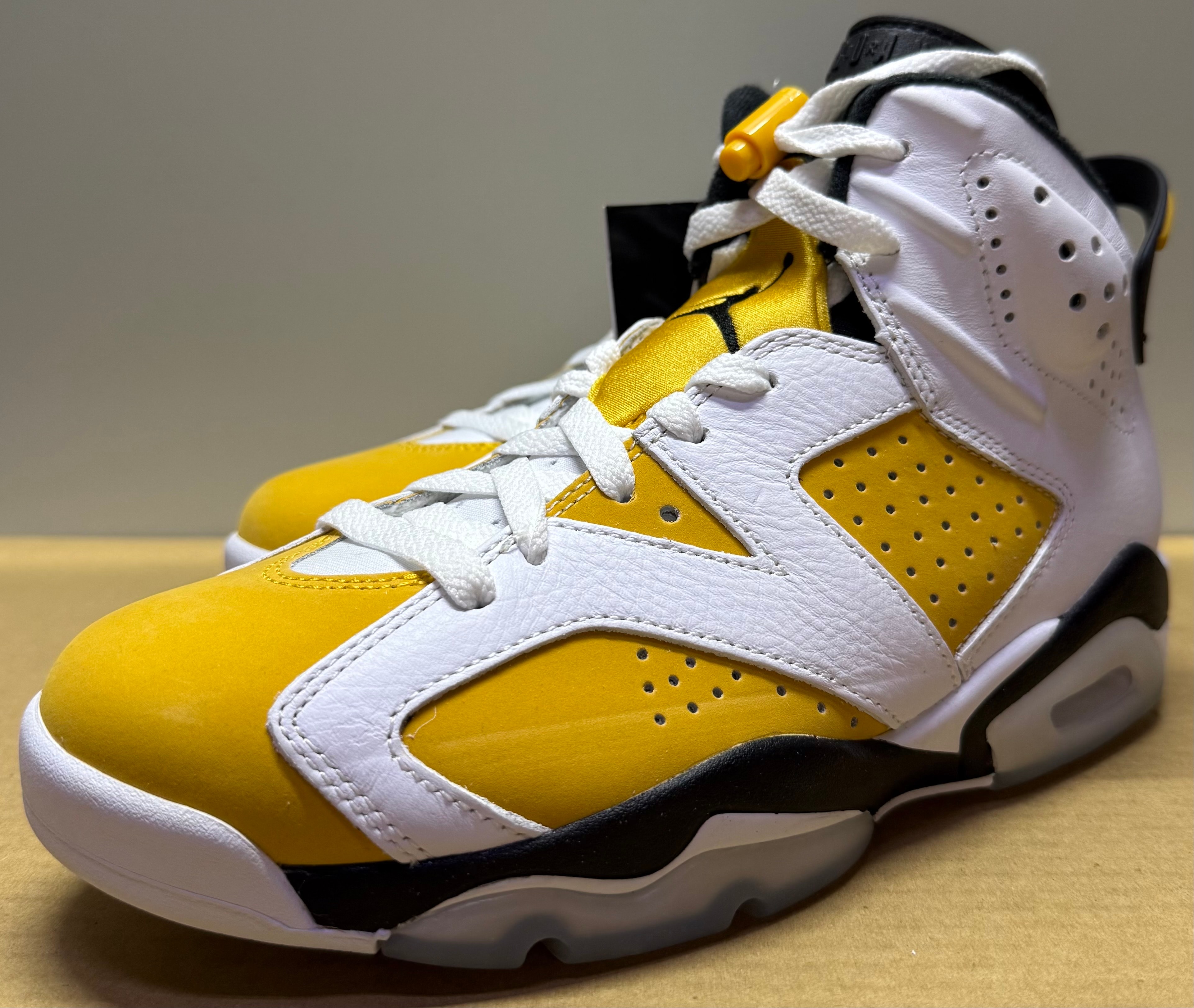 Nike Air Jordan 6 Retro "Yellow Ochre"