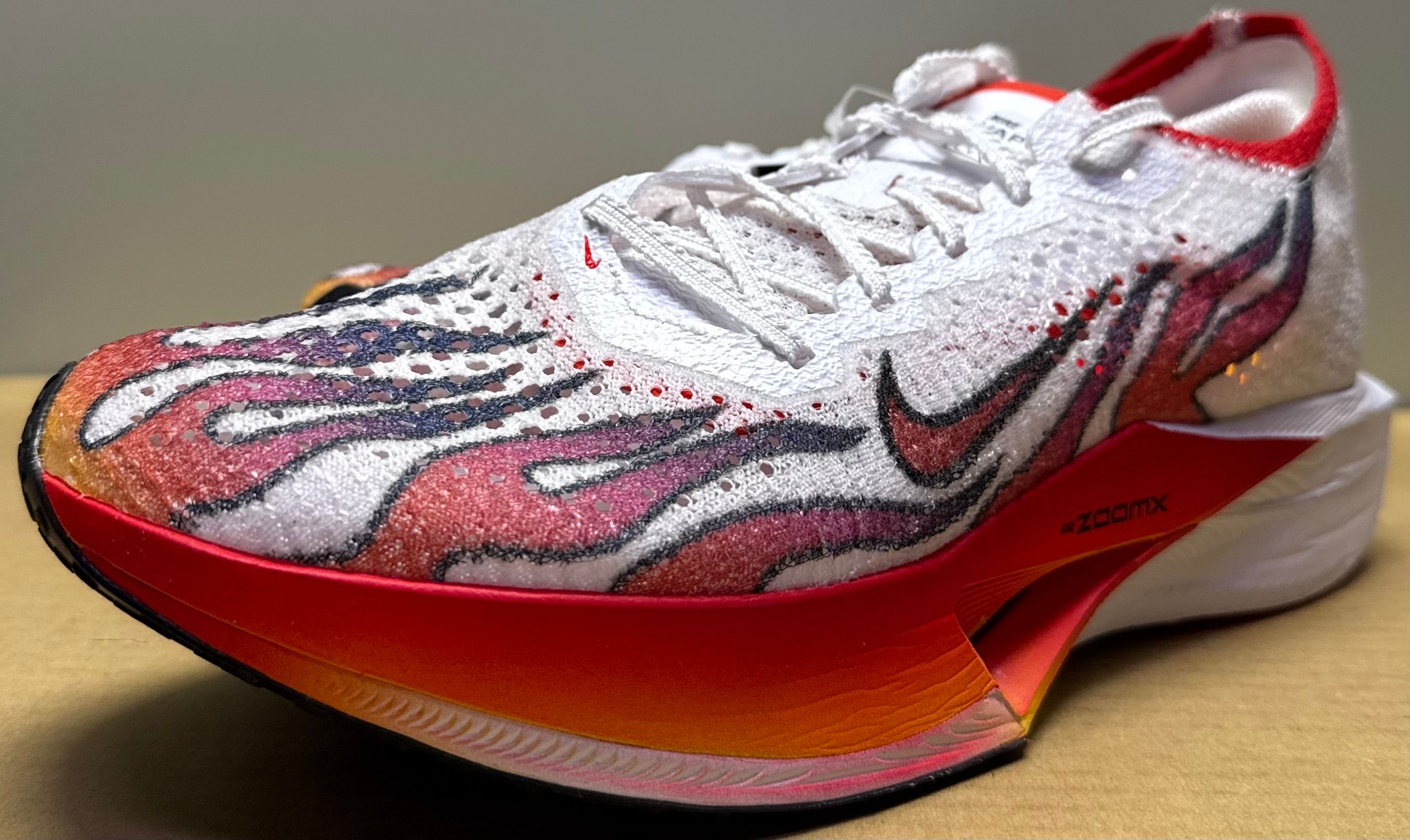 ナイキ ズームX ヴェイパーフライ3 "ホワイト/ブラック/ユニバーシティレッド/ハバネロレッド"