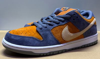 Nike SB Dunk Low Pro "Light Carbon and Monarch"