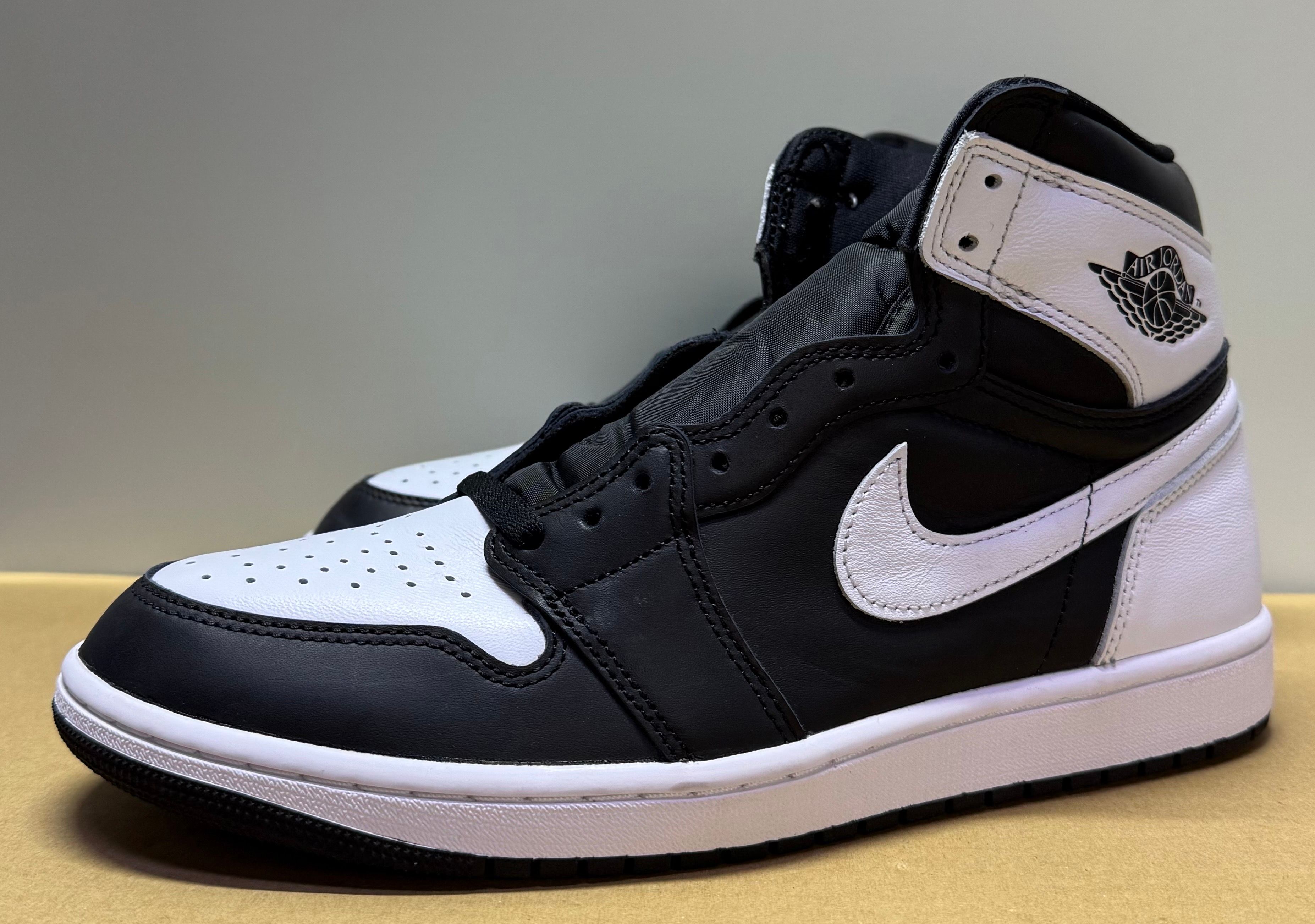 Nike Air Jordan 1 Retro High OG "Black/White"