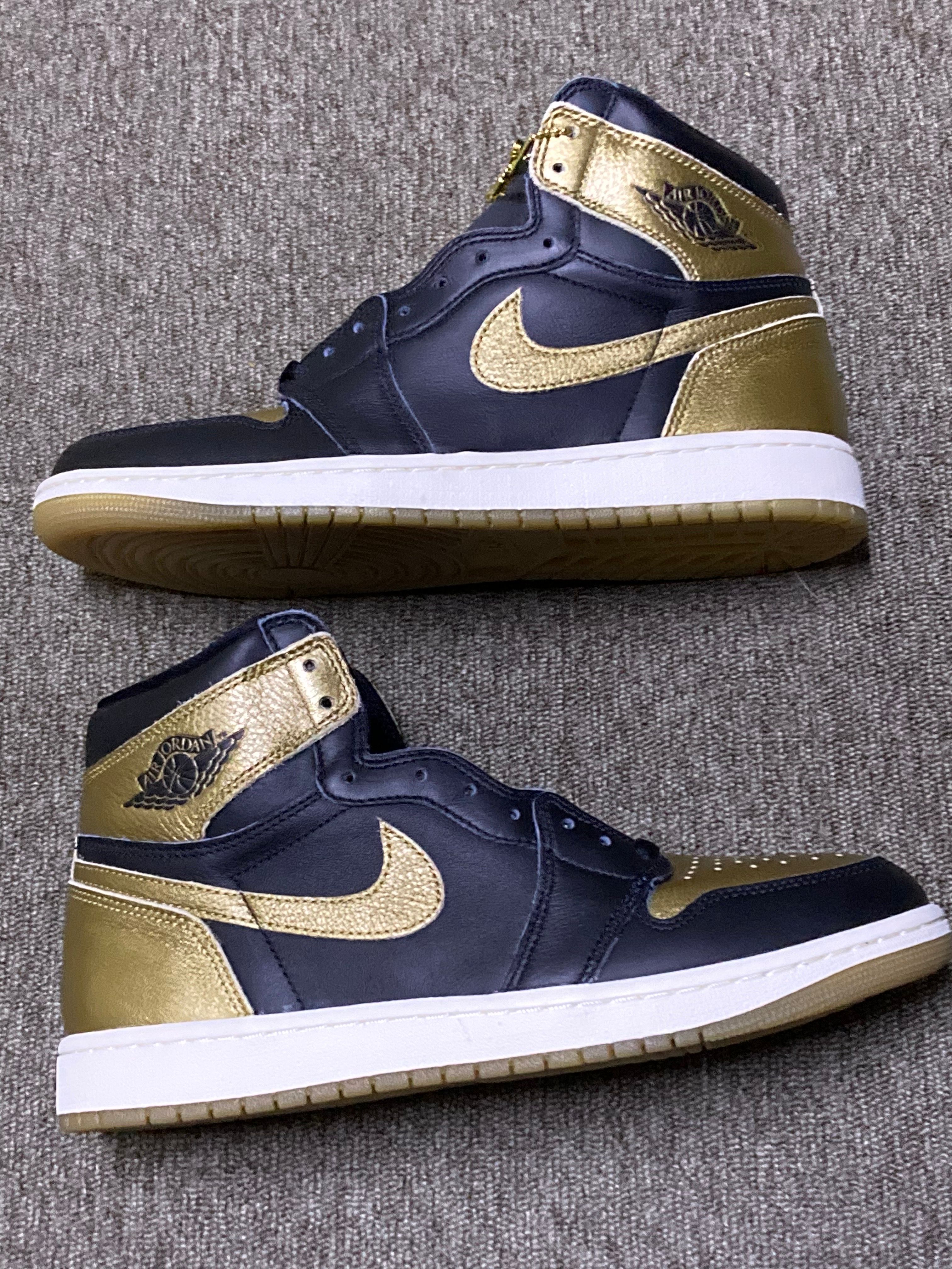 Nike Air Jordan 1 Retro High OG "Black and Gold"