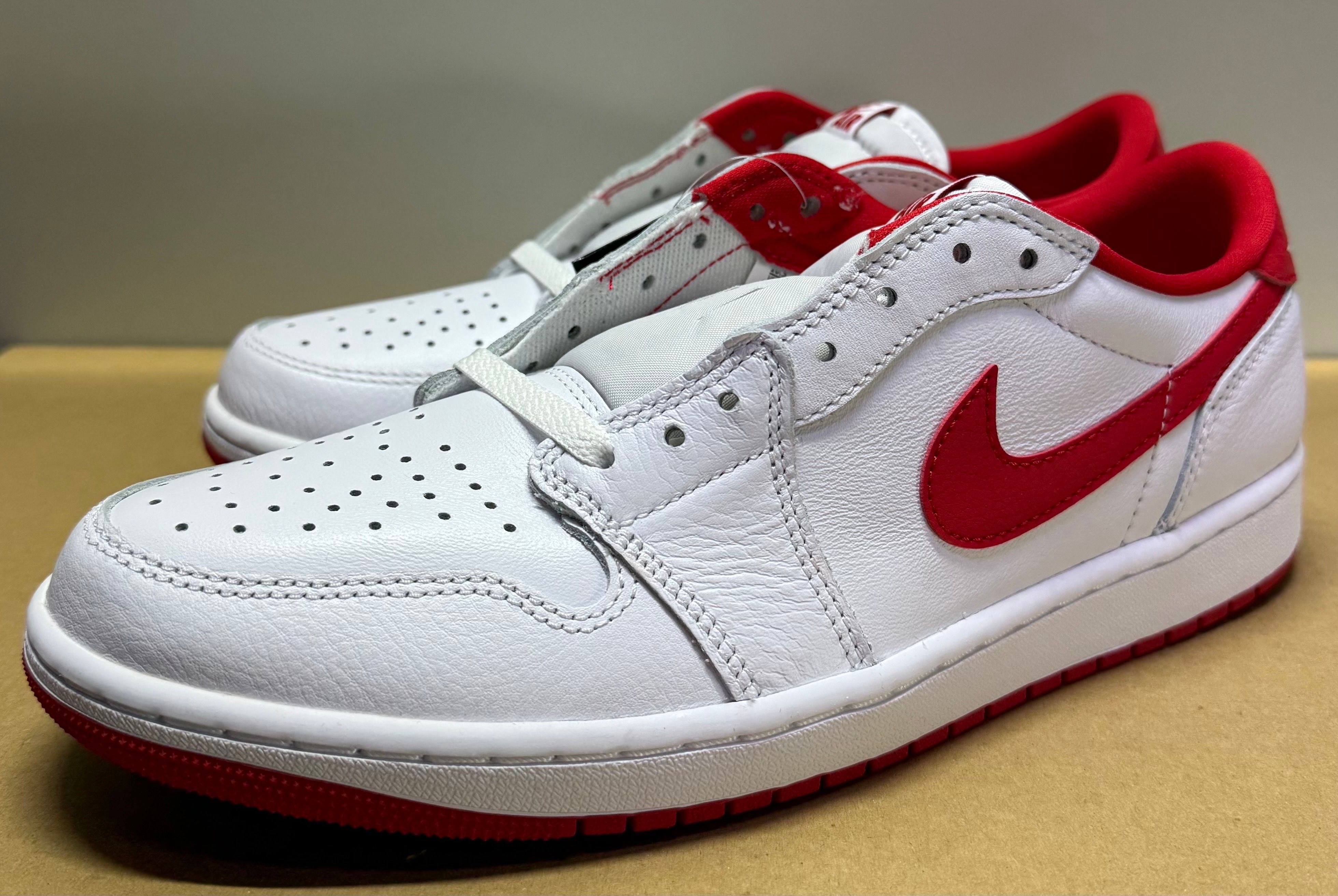 Nike Air Jordan 1 Retro Low OG "White and University Red"