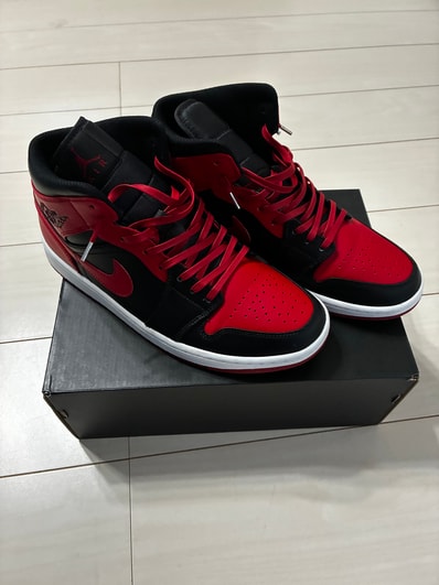Nike Air Jordan 1 Mid "Bred"