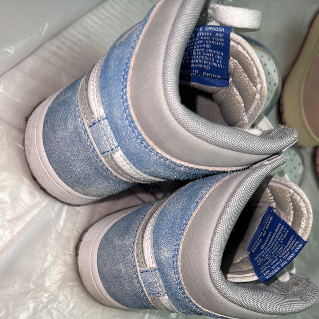 Nike Air Jordan 1 High OG "Hyper Royal"