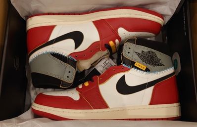 UNION × Nike Air Jordan 1 Retro High OG "Chicago/Shadow"