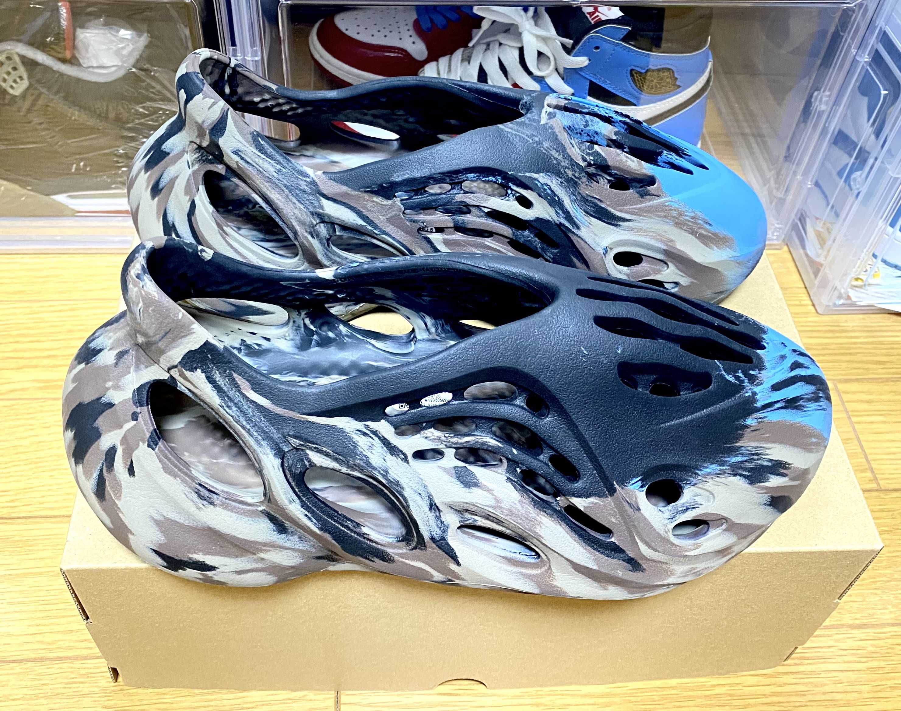 adidas YEEZY Foam Runner 