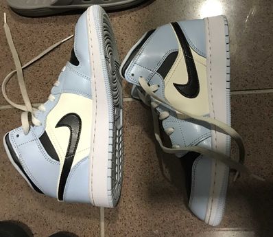 Nike GS Air Jordan 1 Mid "Ice Blue"