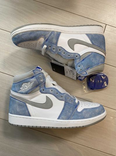 Nike Air Jordan 1 High OG "Hyper Royal"