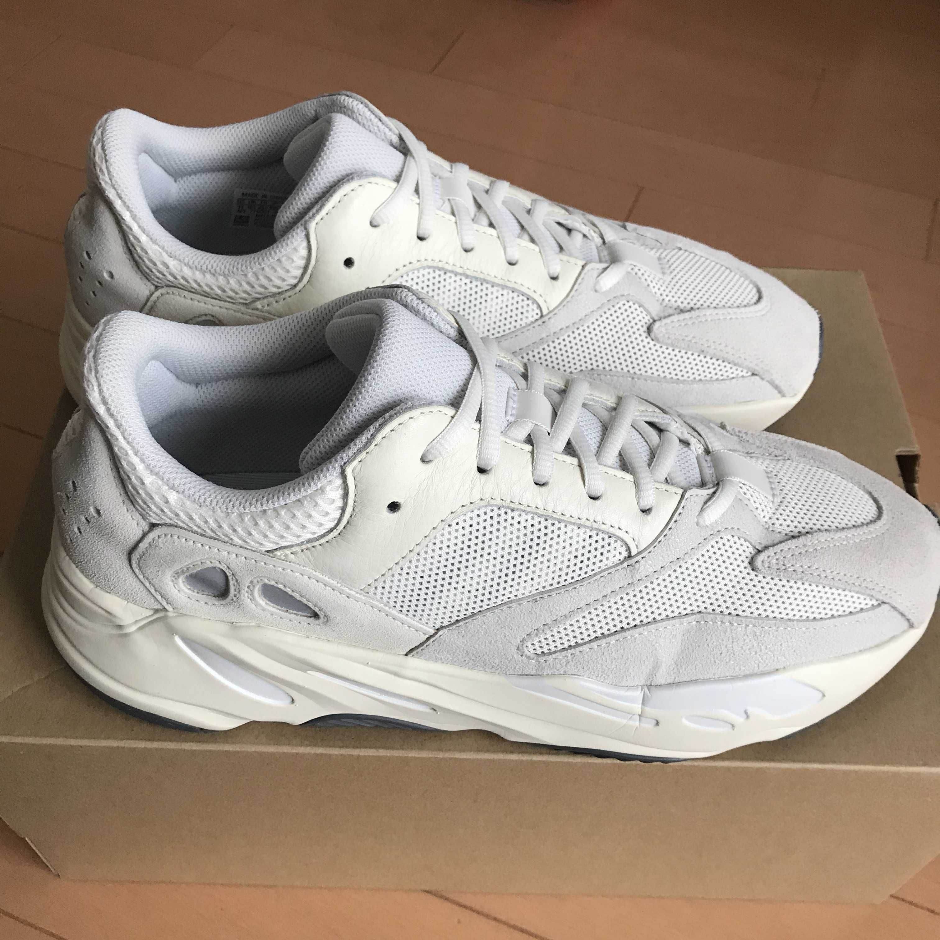 adidas YEEZY Boost 700 "Analog"