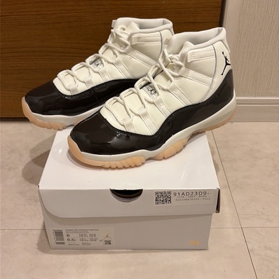 Nike Women's Air Jordan 11 Retro "Neapolitan"