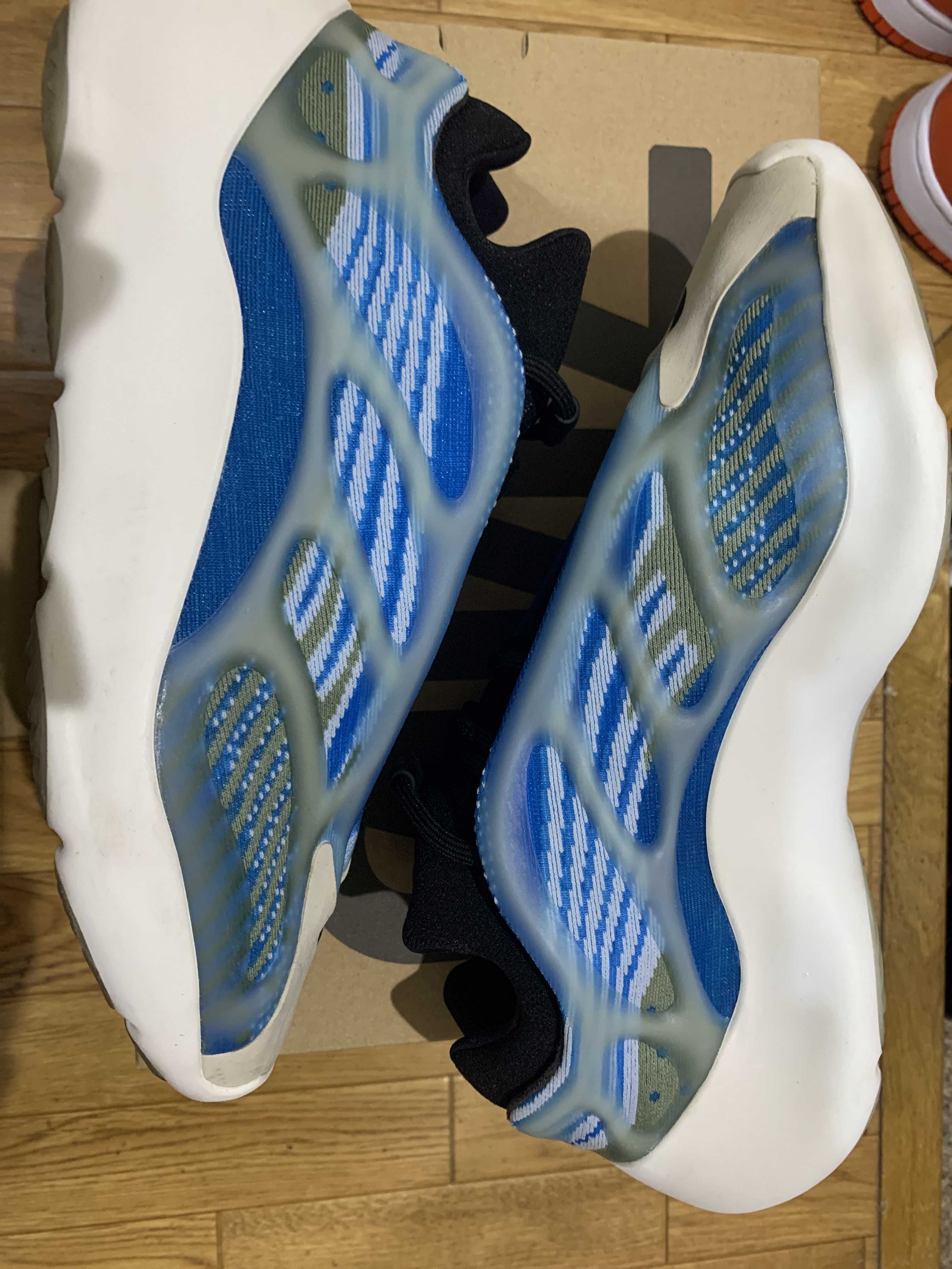 adidas YEEZY 700 V3 "Arzareth"