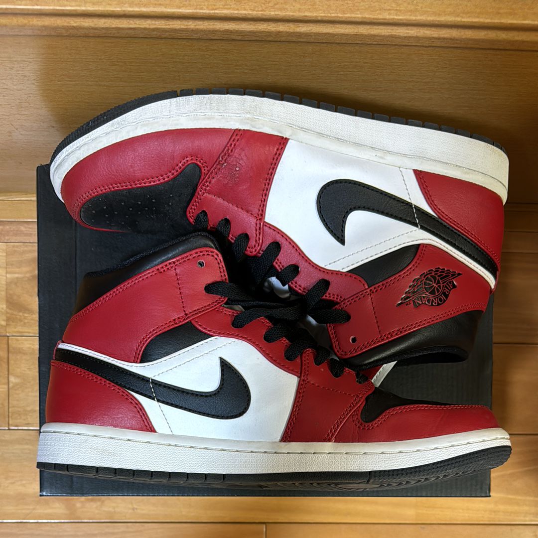 Nike Air Jordan 1 Mid "Chicago Black Toe"