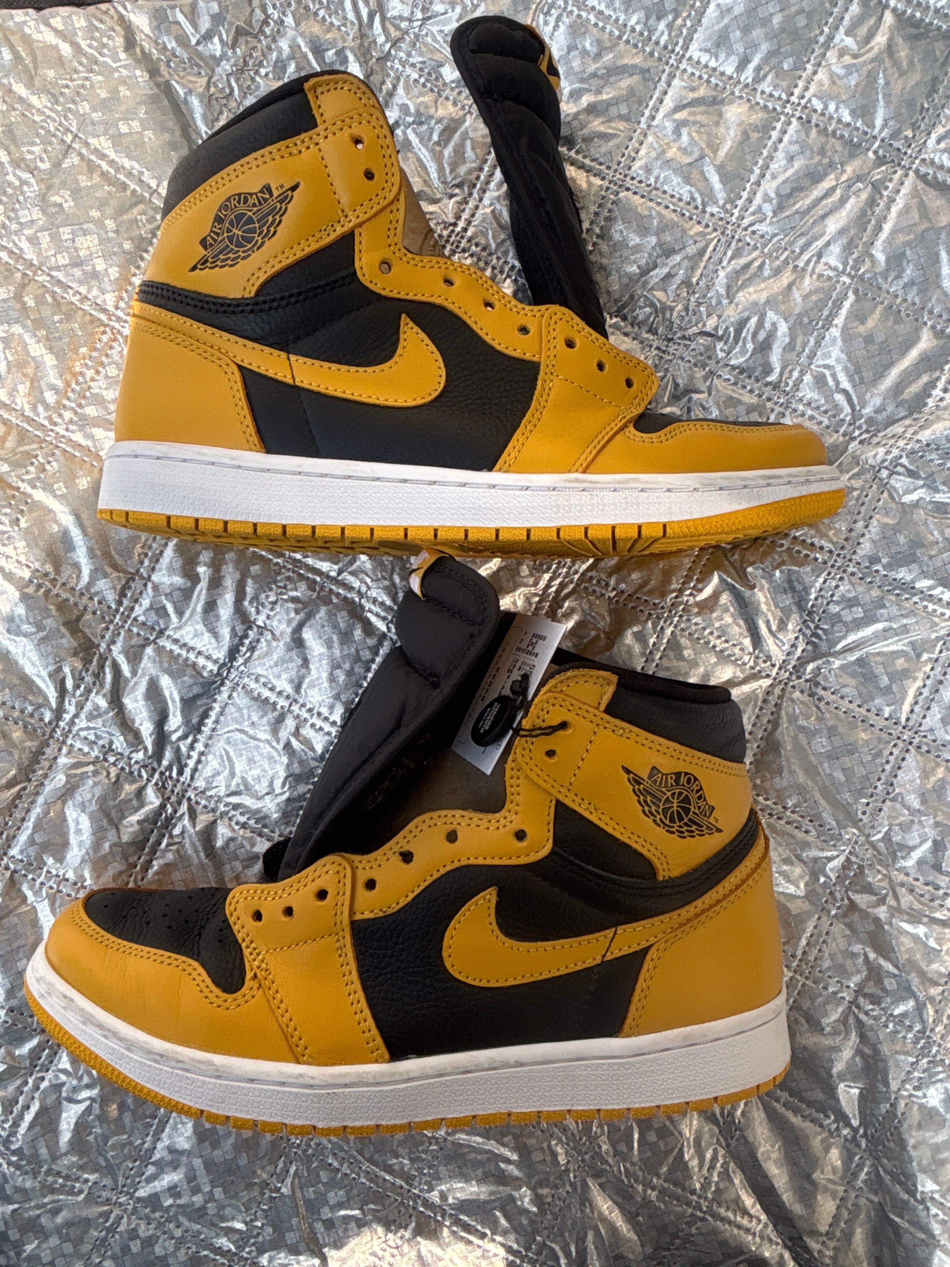 Nike Air Jordan 1 Retro Mid "New Love" (2017)