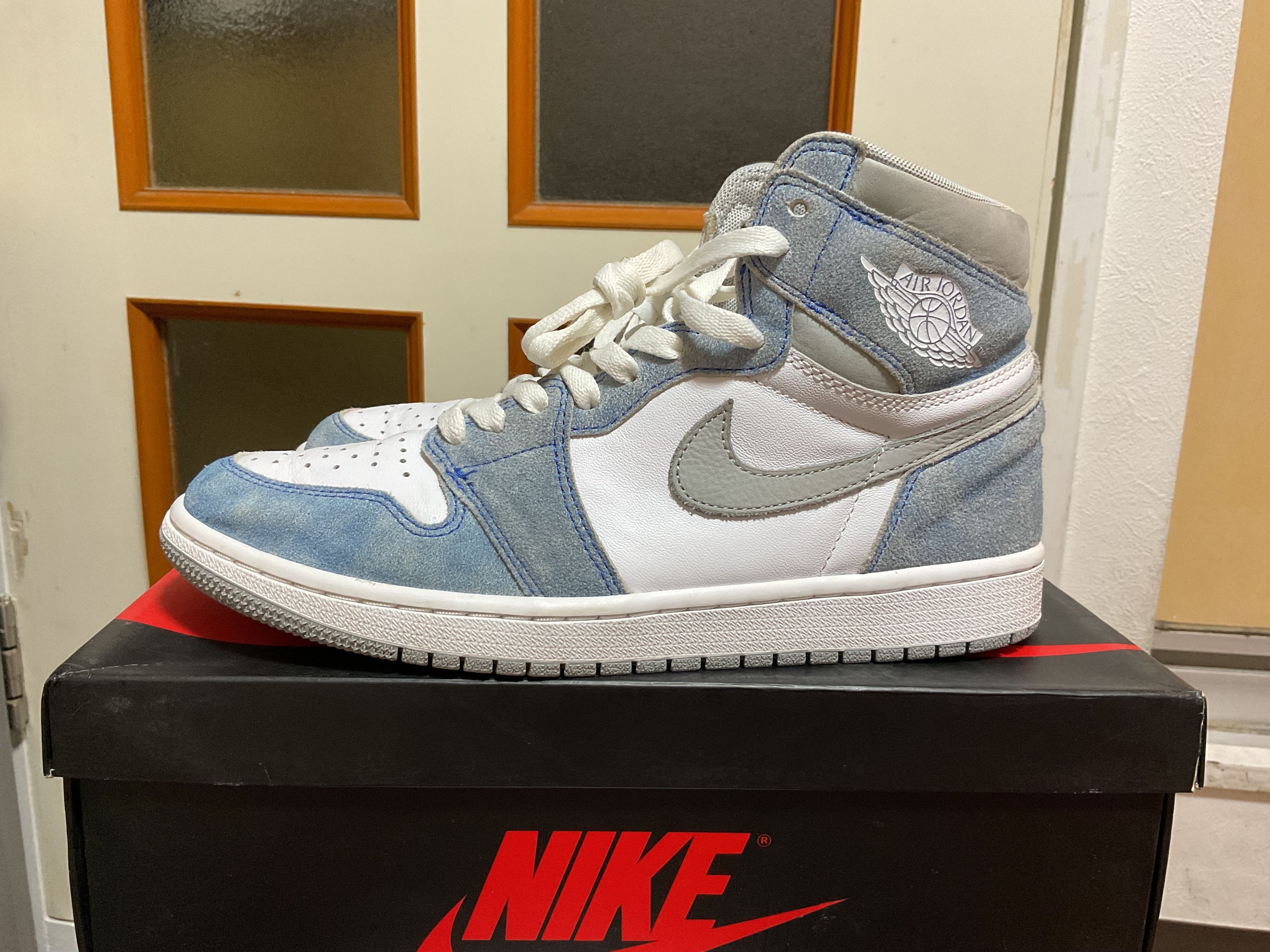 Nike Air Jordan 1 High OG "Hyper Royal"