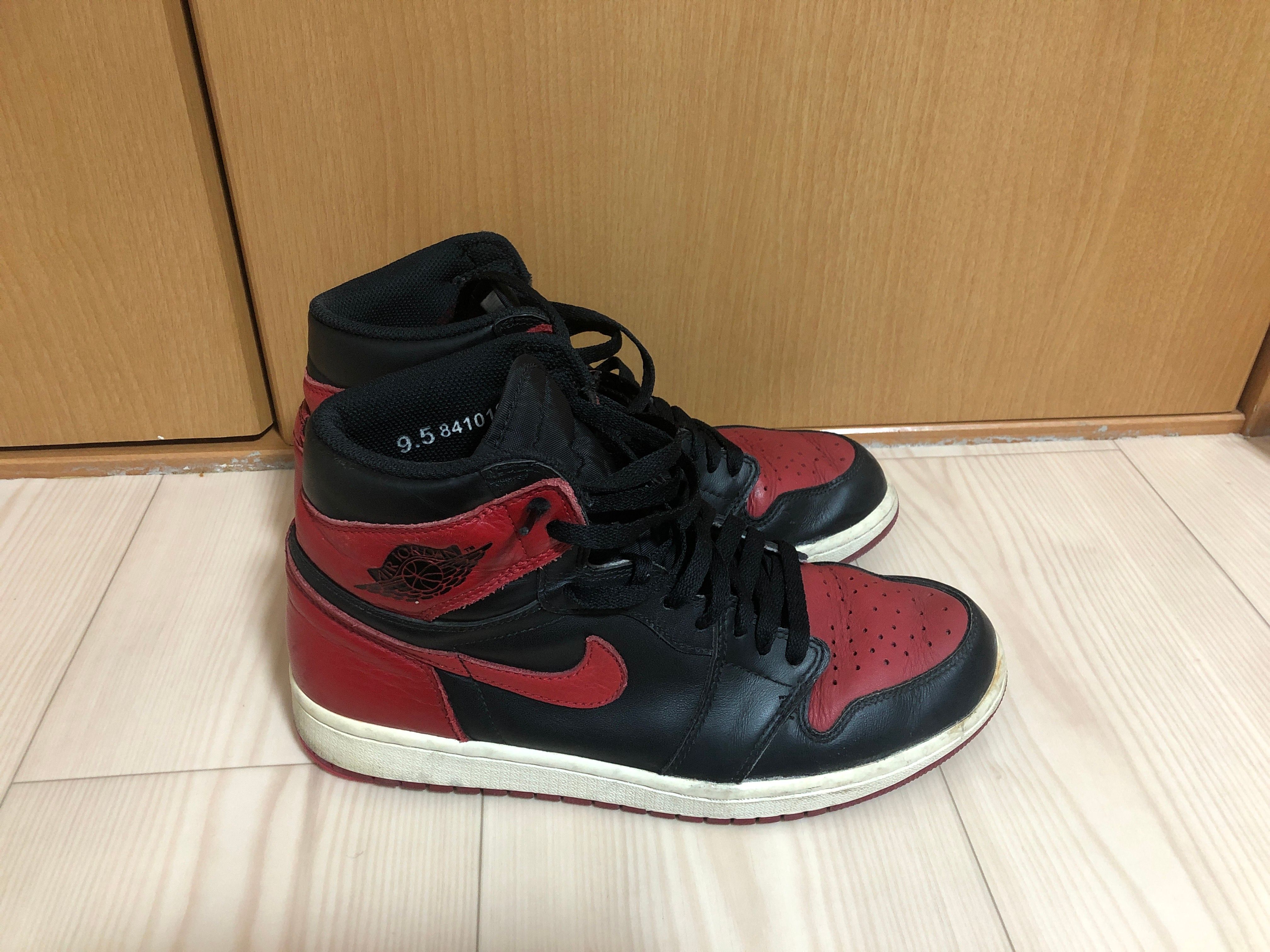 Nike Air Jordan 1 Retro High OG "Bred/Banned" (2016)