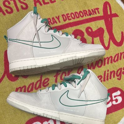 Nike Dunk High SE First Use "Light Bone/Green Noise"