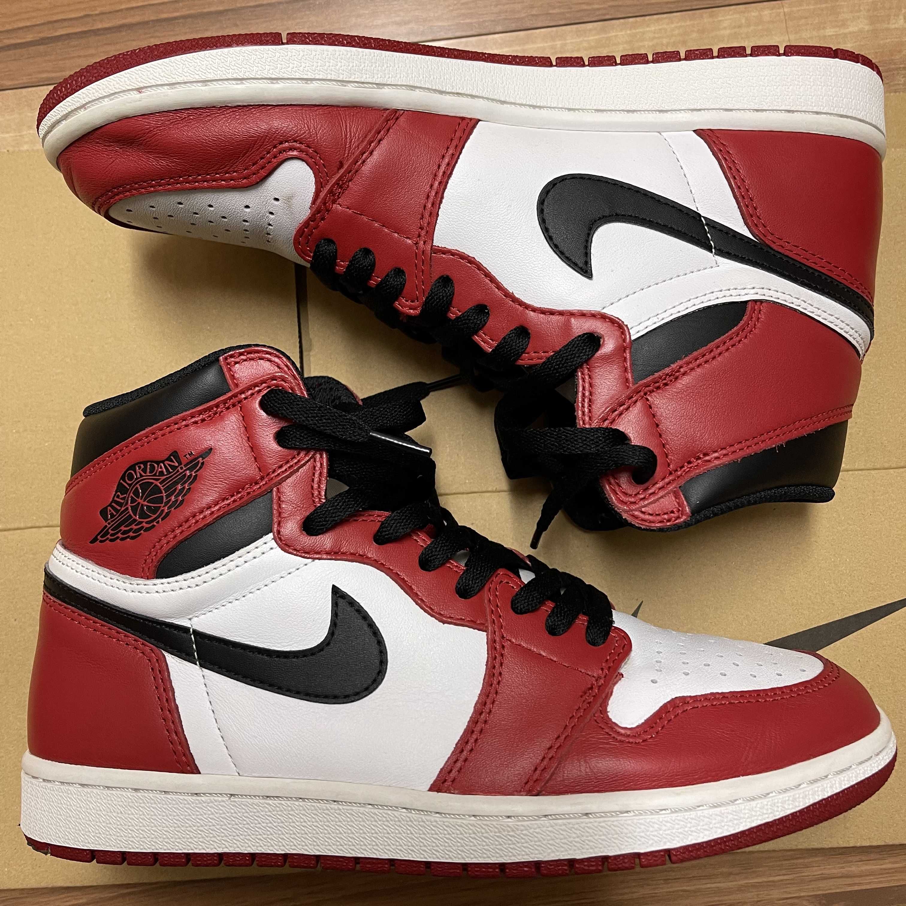 Nike Air Jordan 1 Retro High "Chicago" (2015)