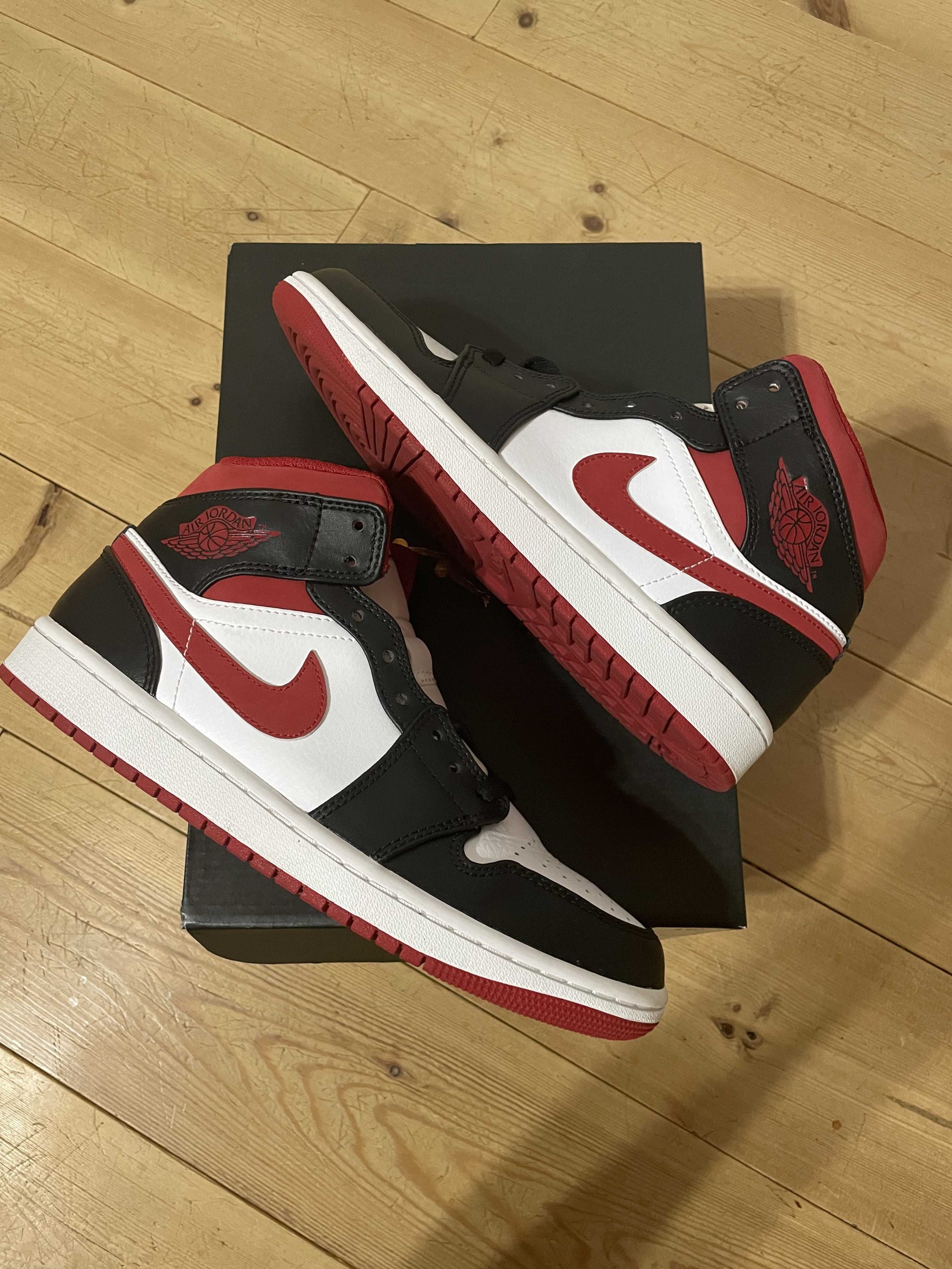 Nike Air Jordan 1 Mid "White/Gym Red Black"